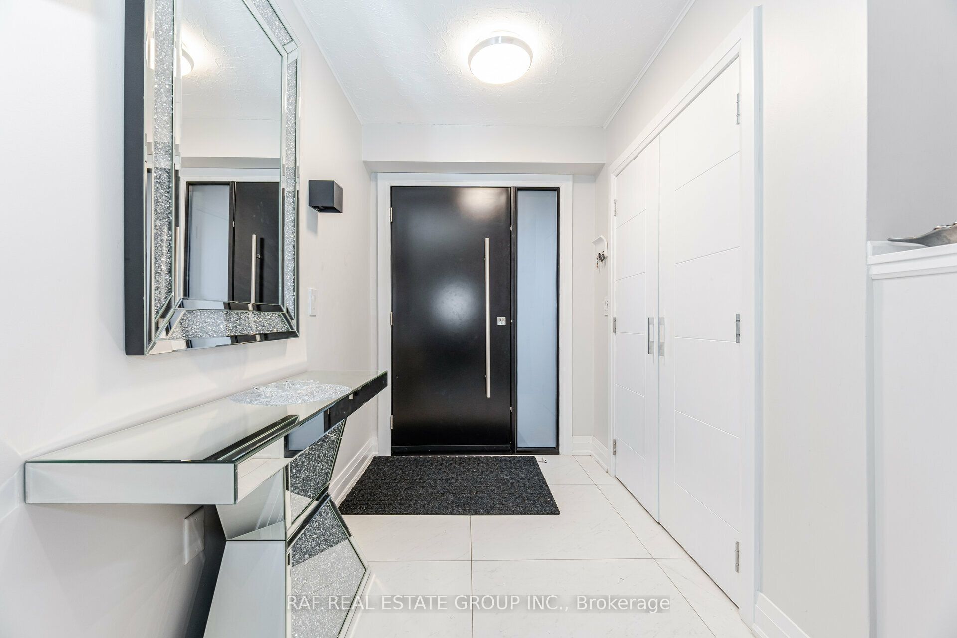 310 Admiral Road Property Photo 7