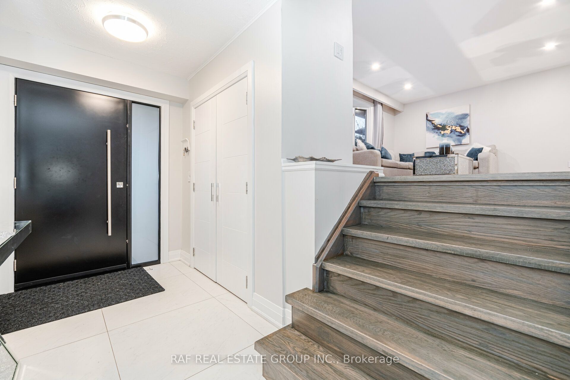 310 Admiral Road Property Photo 8