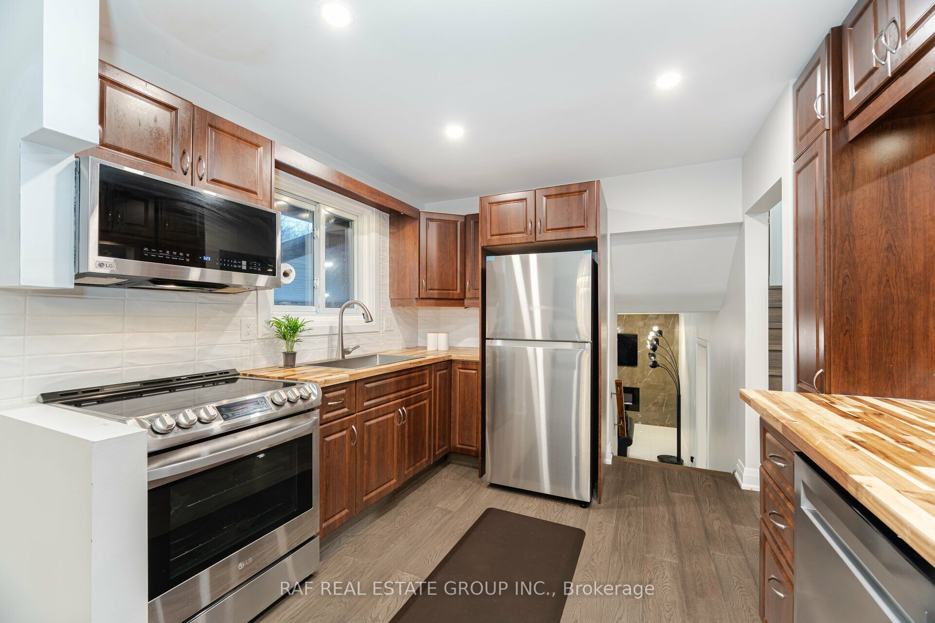 310 Admiral Road Property Photo 21