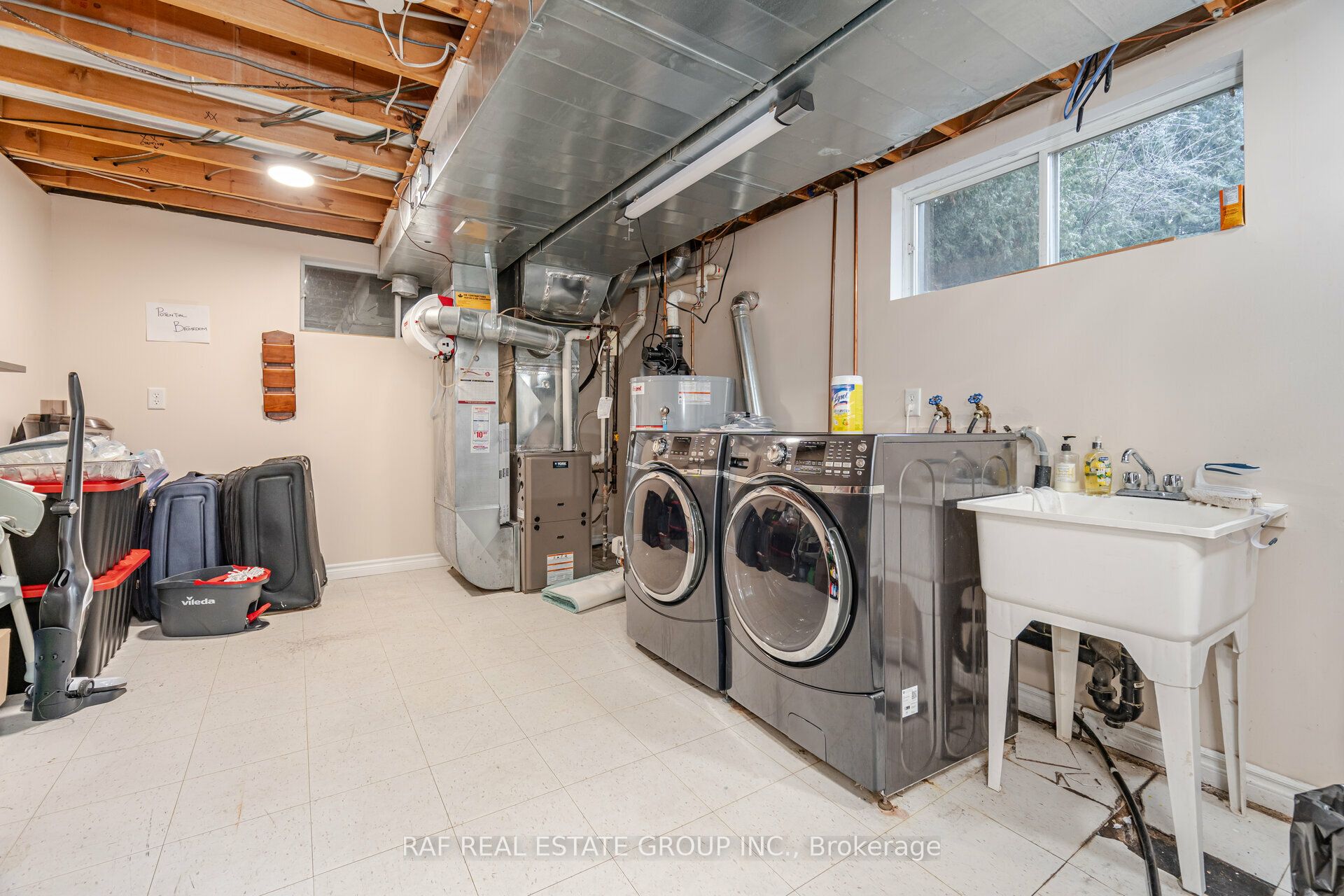 310 Admiral Road Property Photo 44