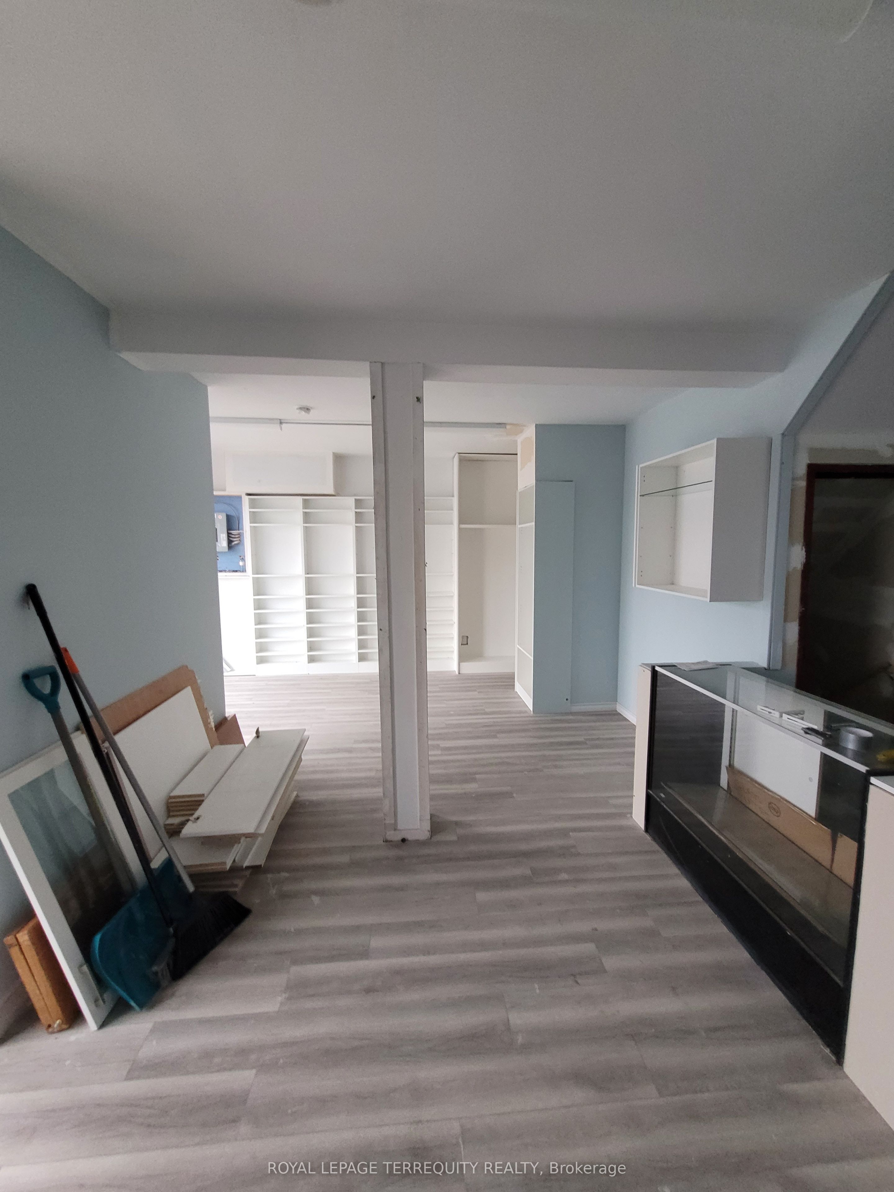 #a - 555 Ritson Road Property Photo 1