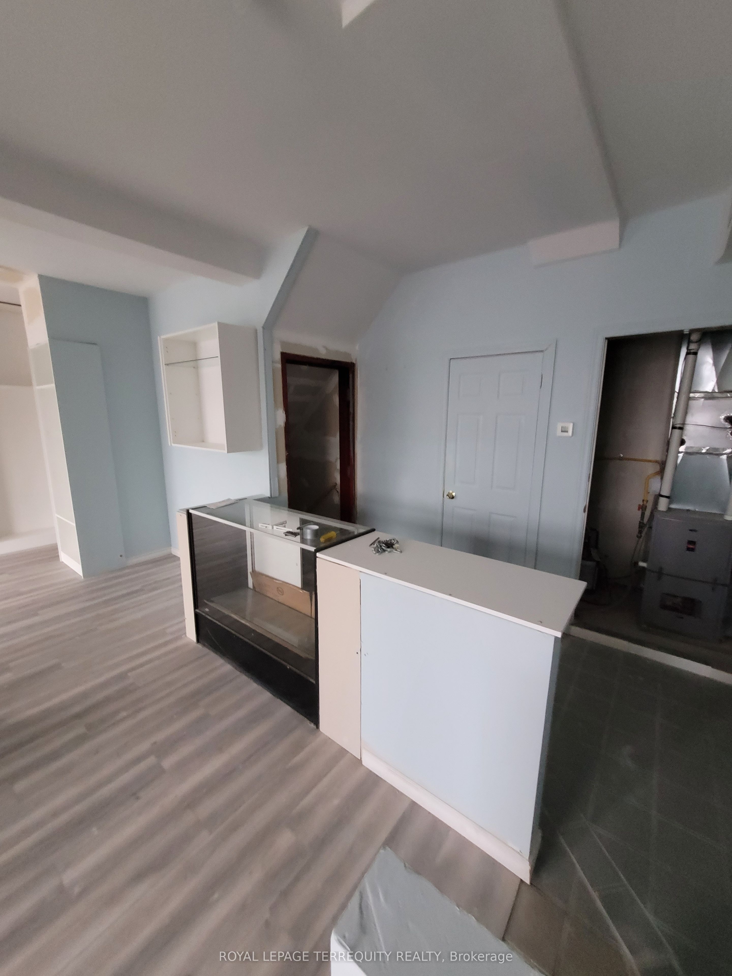#a - 555 Ritson Road Property Photo 3