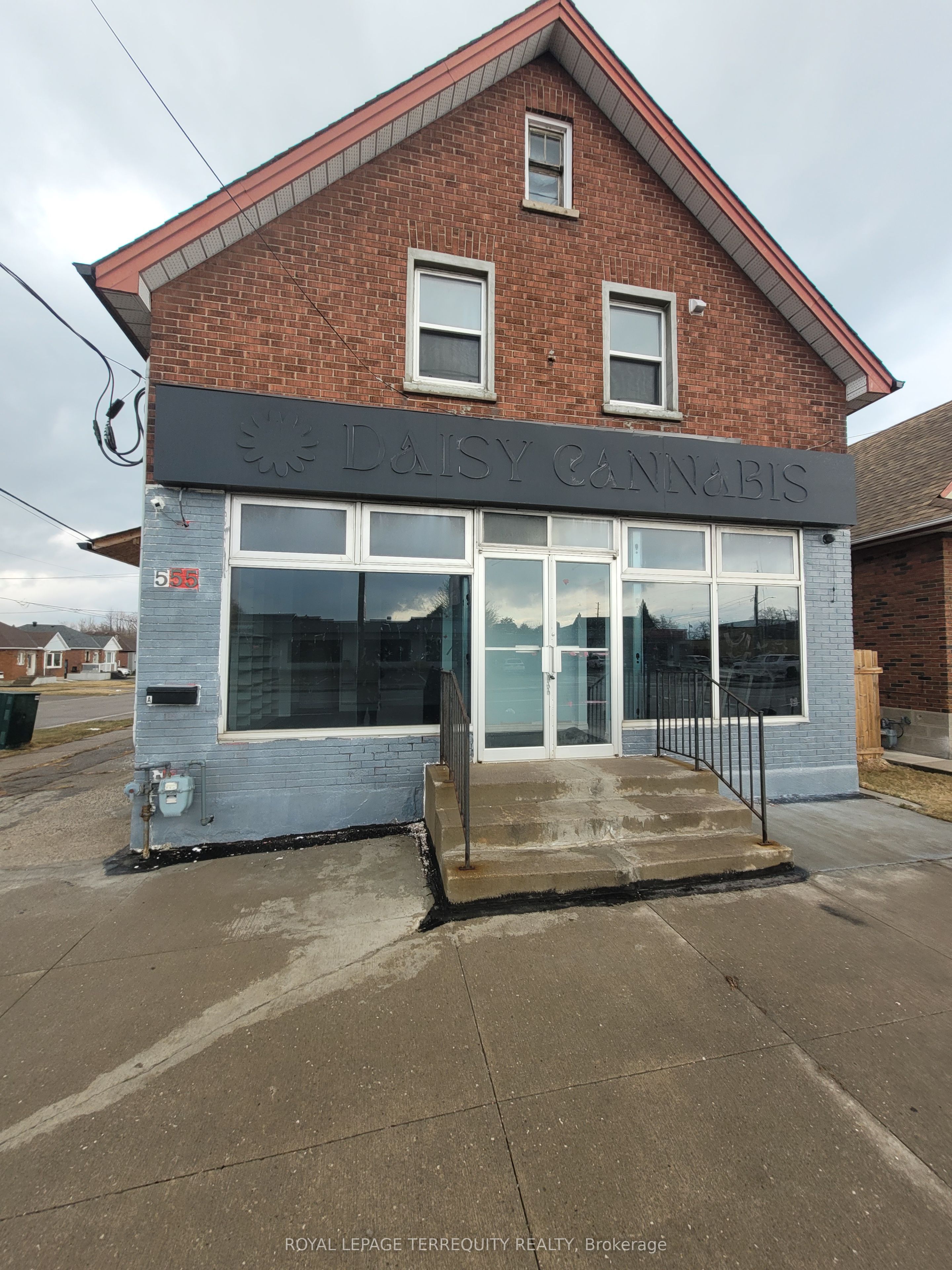 #a - 555 Ritson Road Property Photo 5
