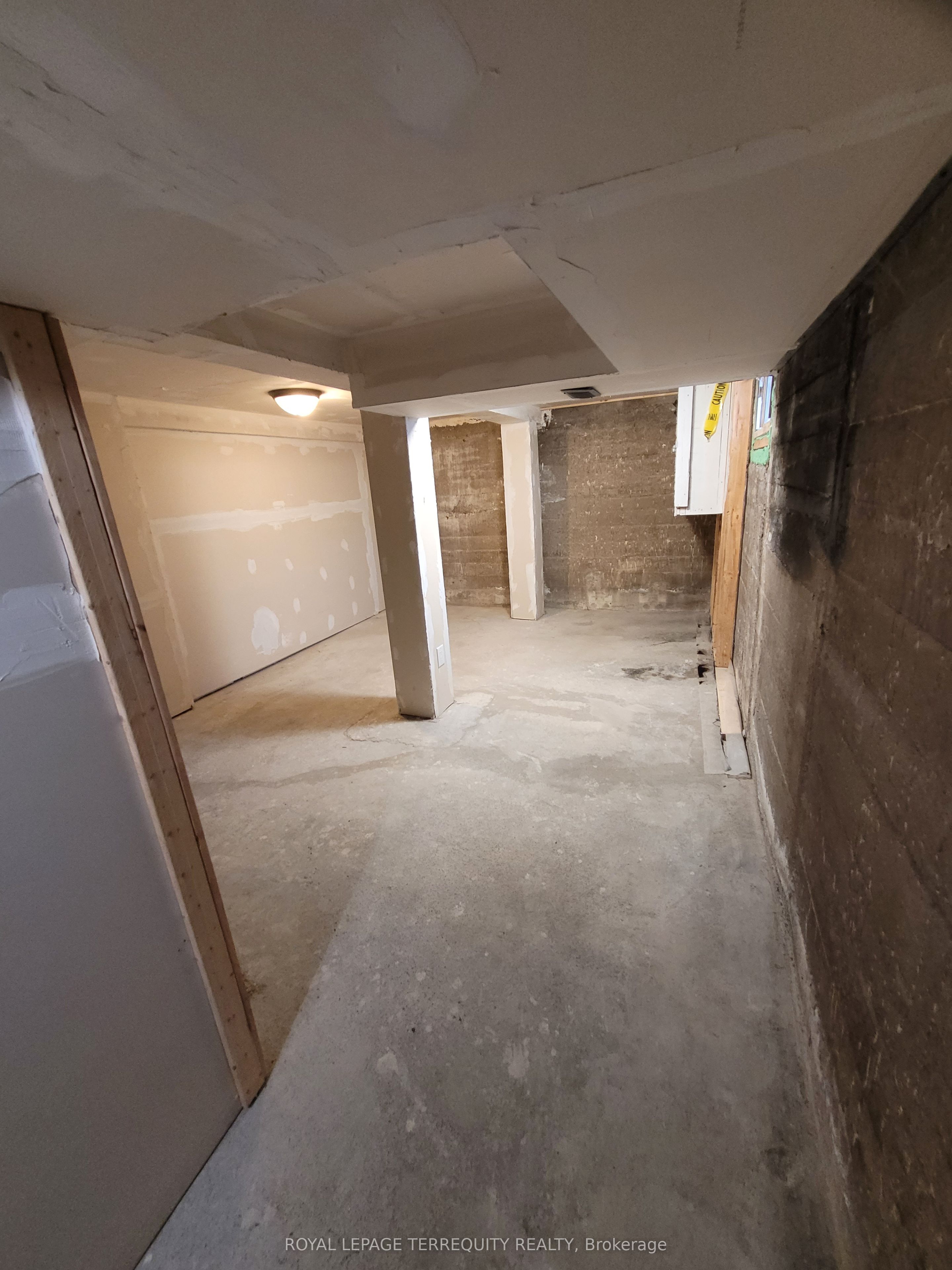 #a - 555 Ritson Road Property Photo 6
