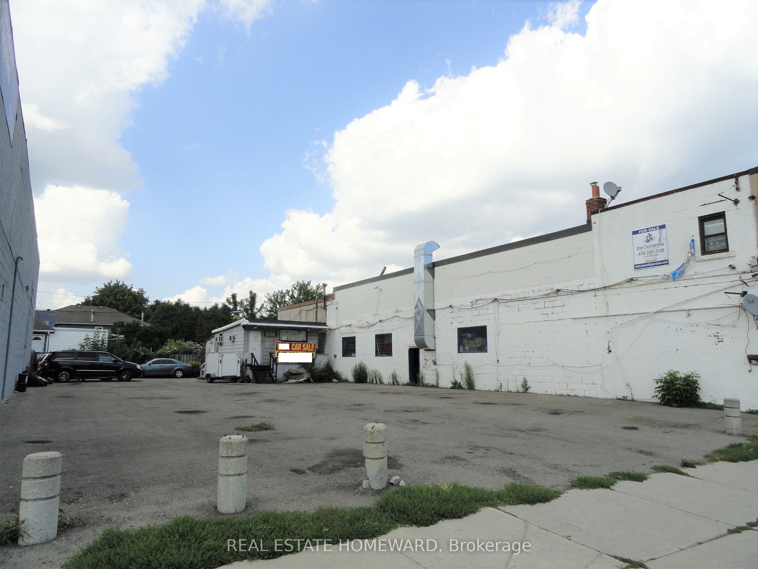 3250 Danforth Avenue Property Photo 2