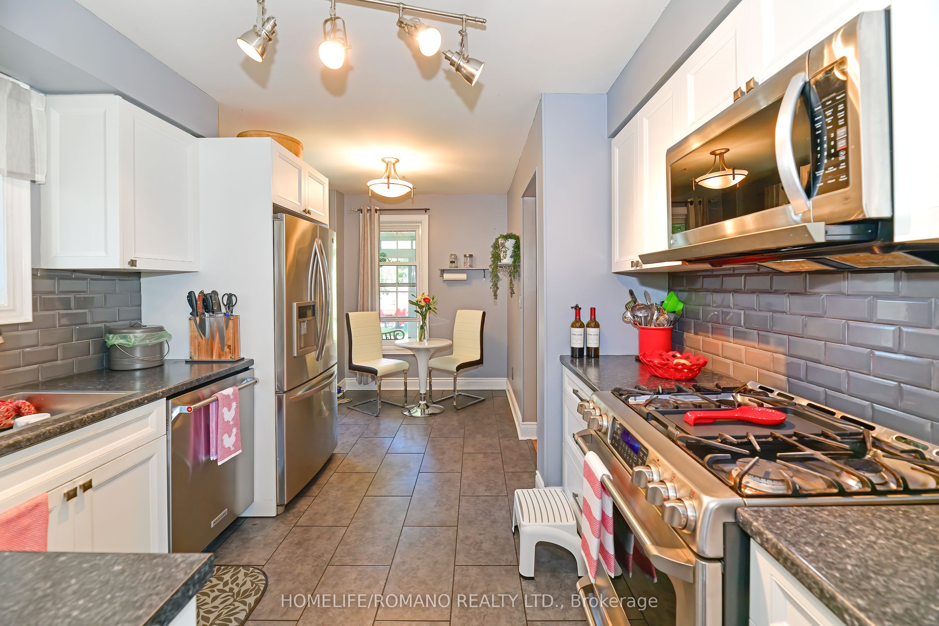 1509 Connery Crescent Property Photo 9
