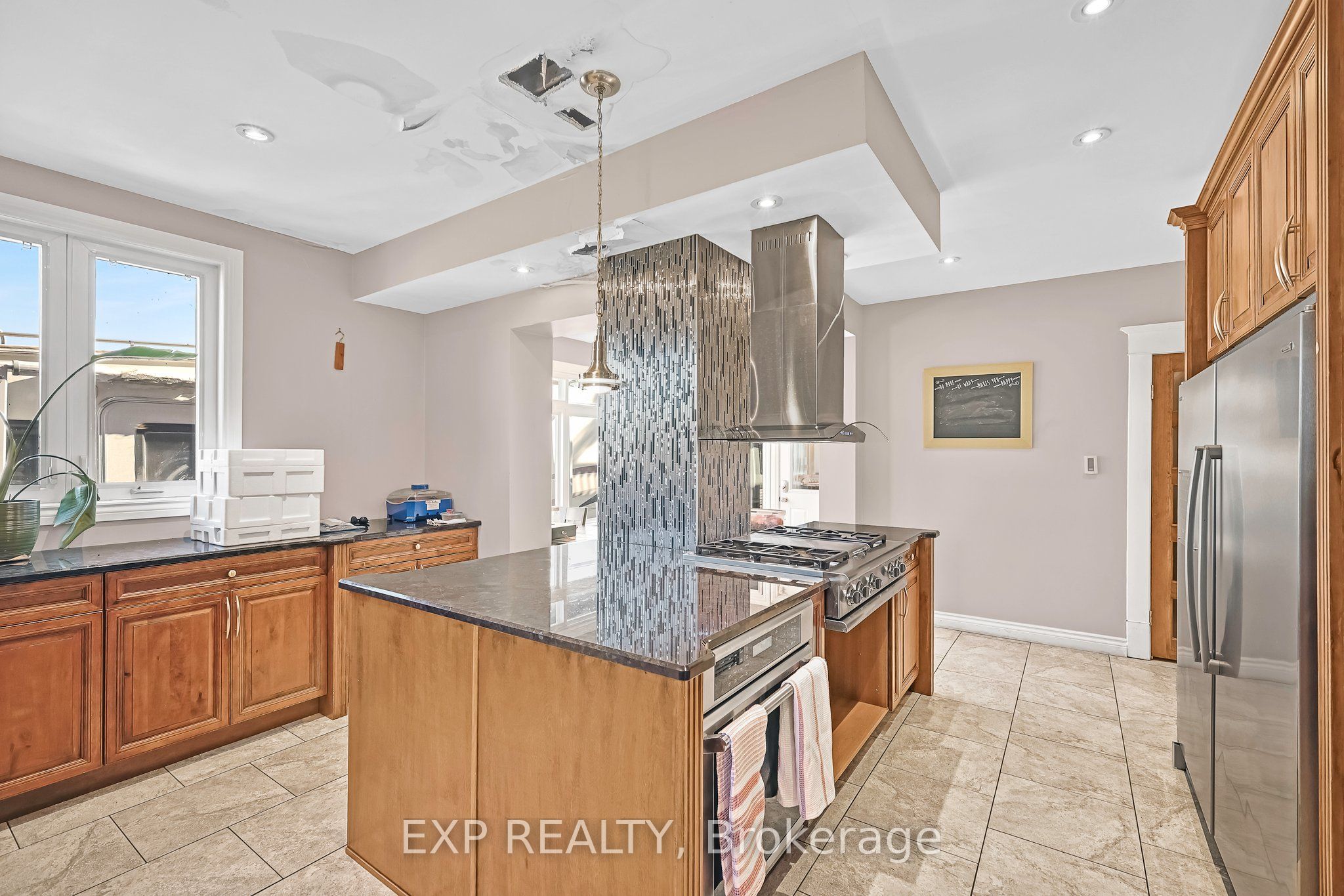 680 Winchester Road W Property Photo 10