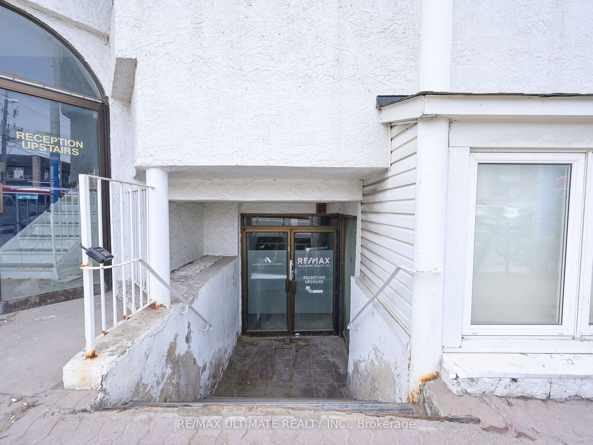 724 Pape Avenue Property Photo 4