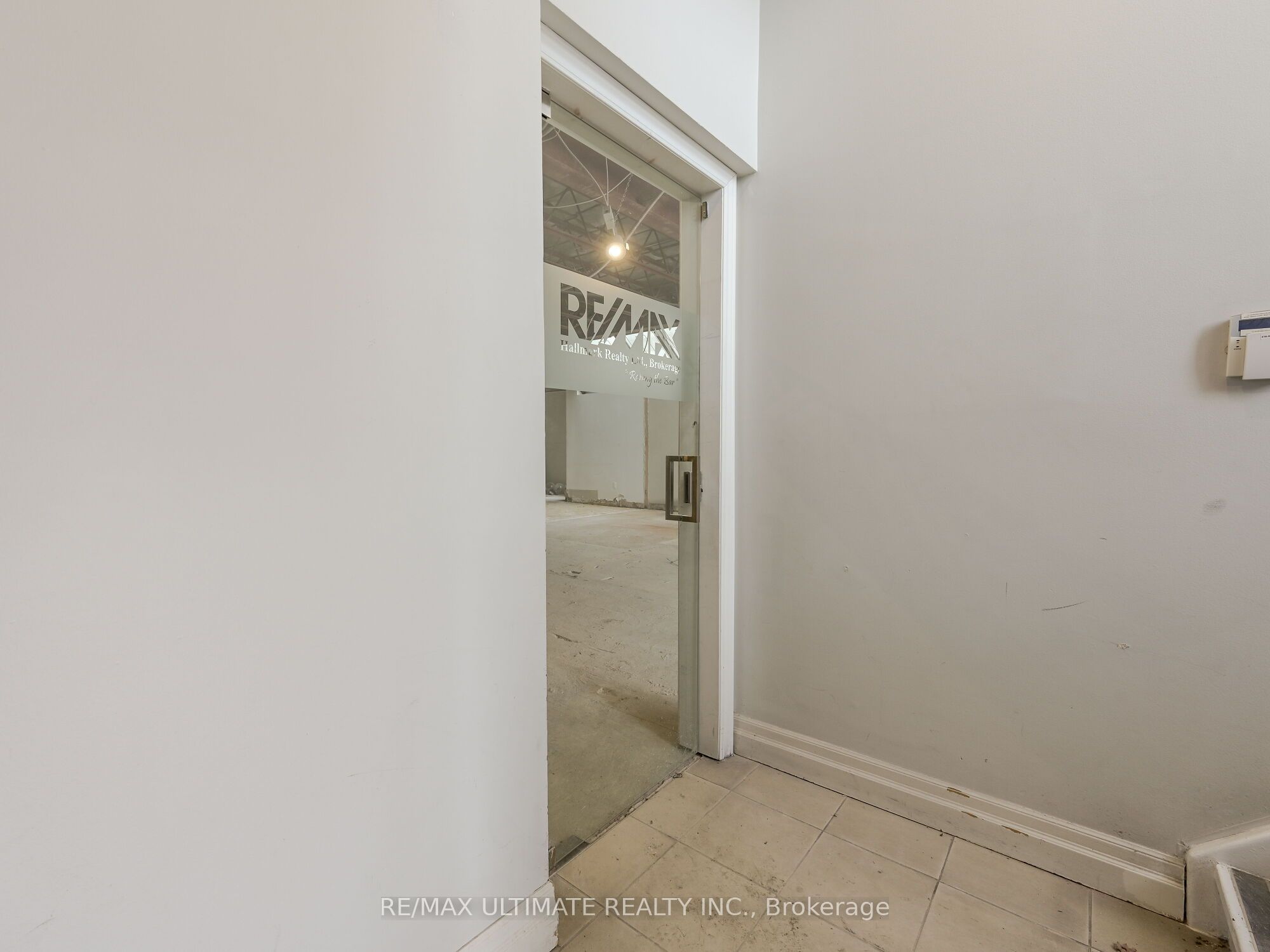 724 Pape Avenue Property Photo 9