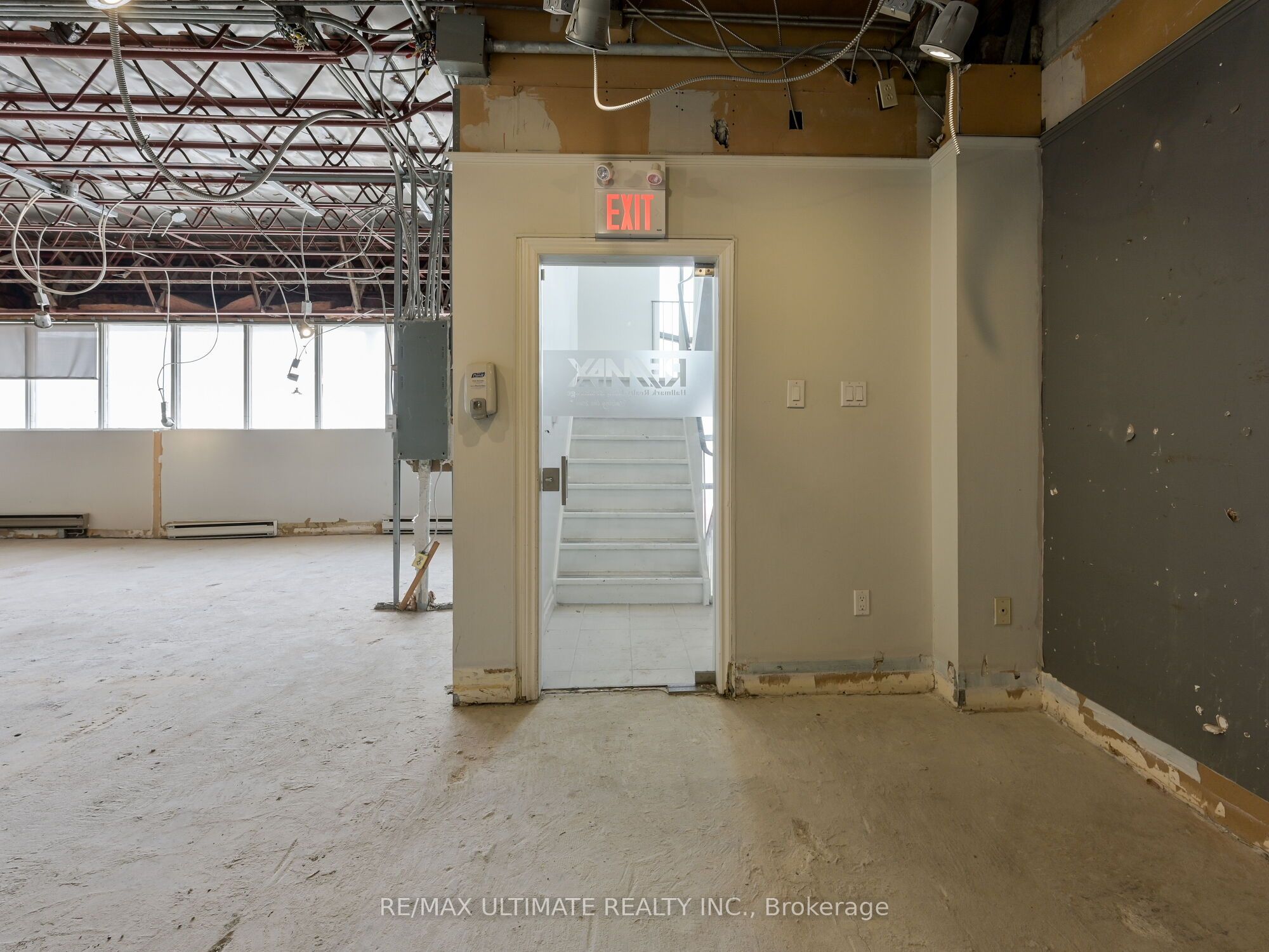 724 Pape Avenue Property Photo 10