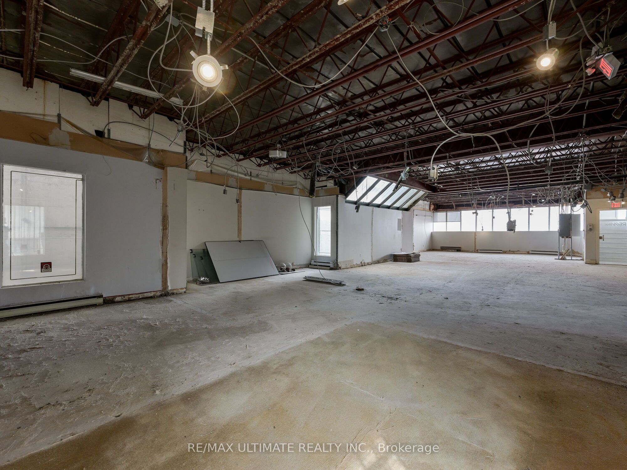 724 Pape Avenue Property Photo 13