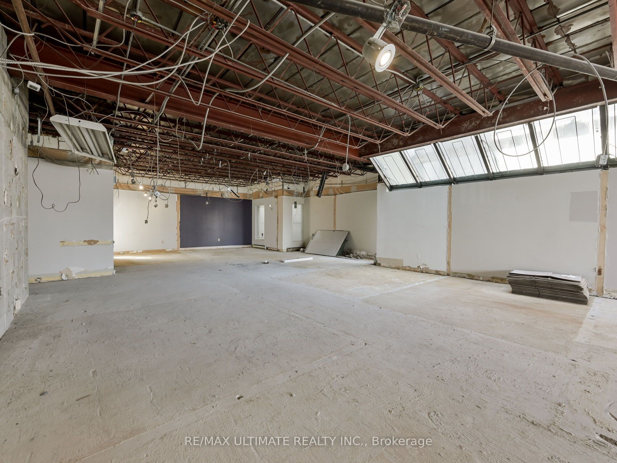 724 Pape Avenue Property Photo 20