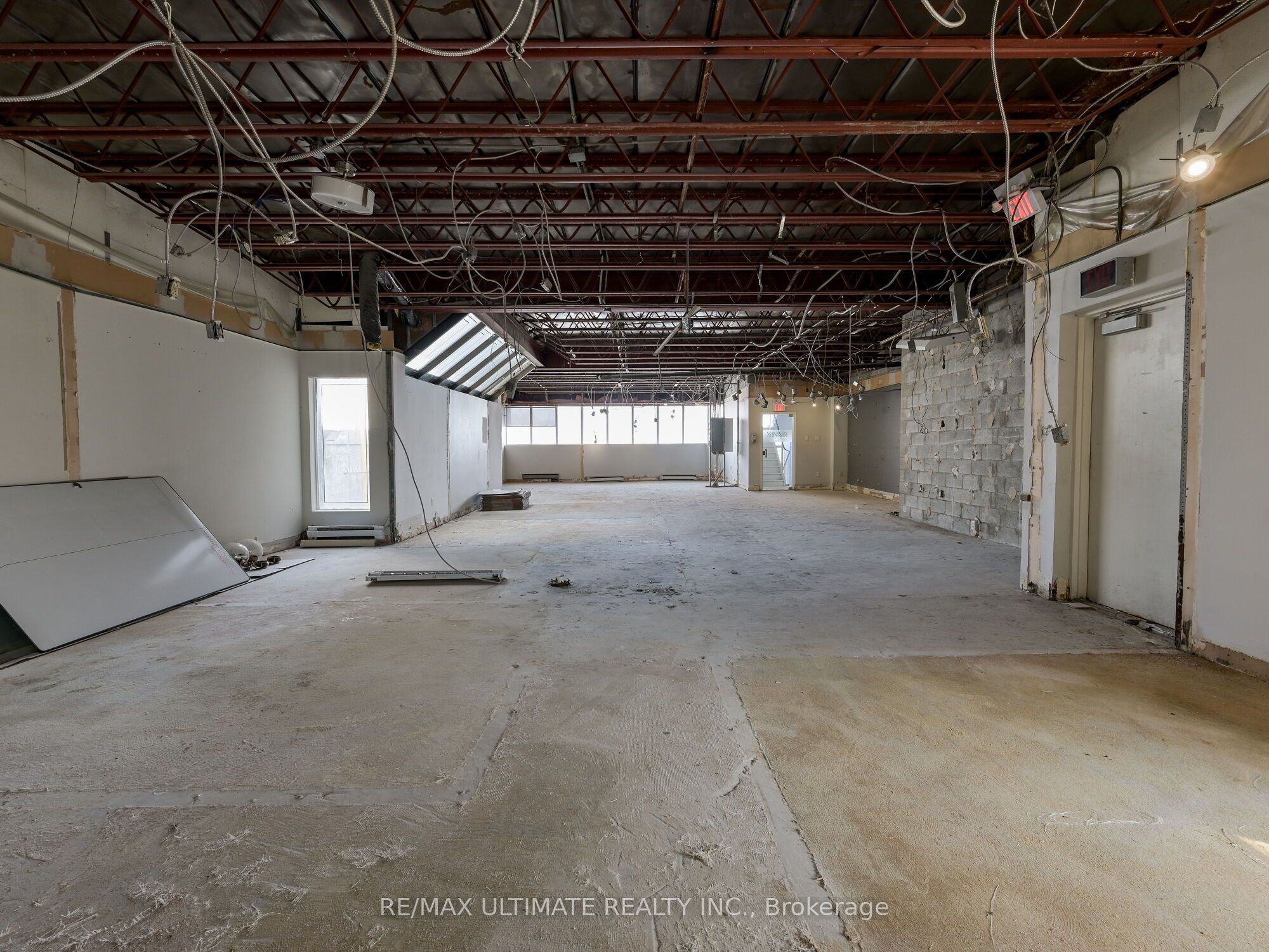724 Pape Avenue Property Photo 23