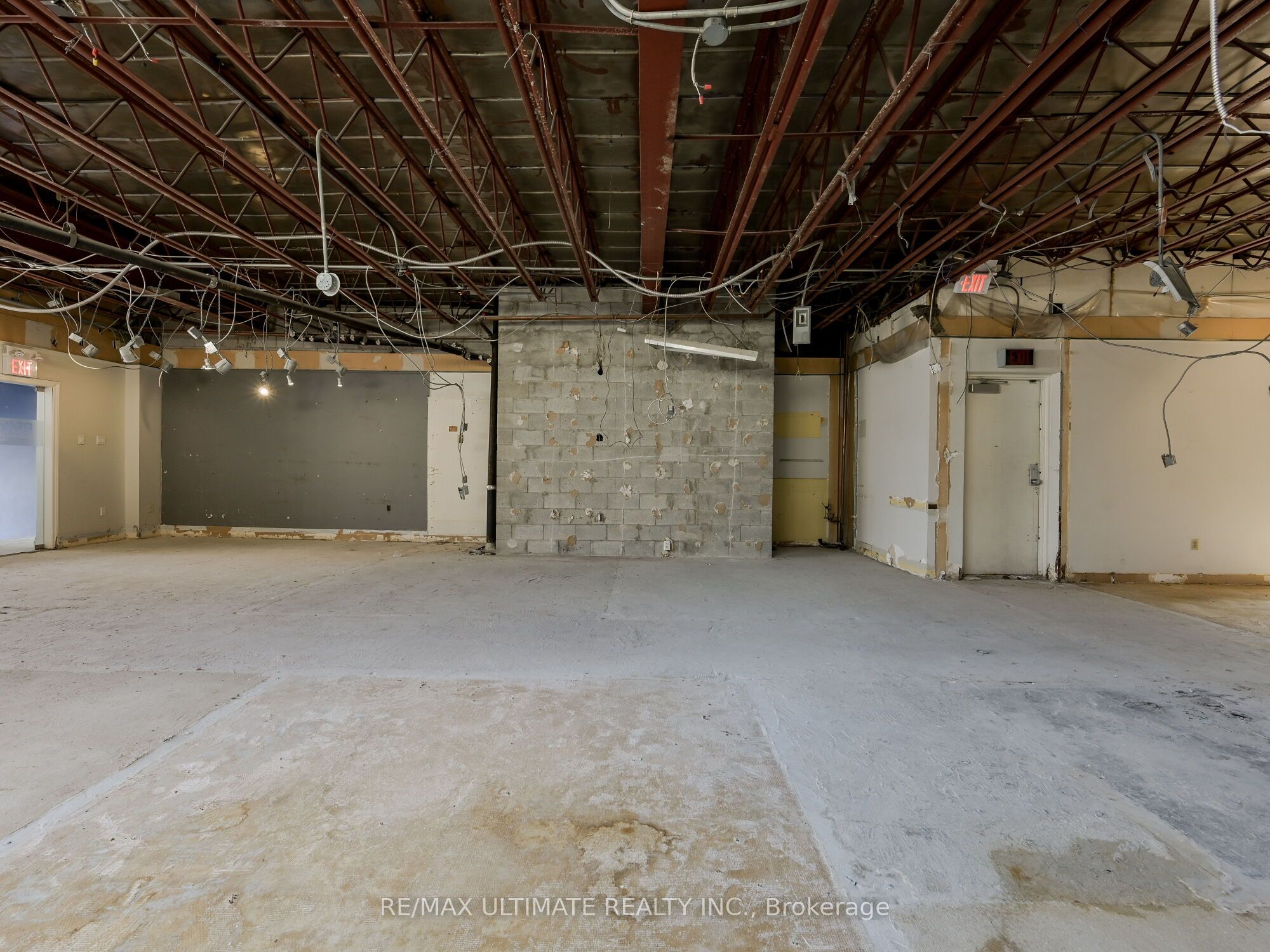 724 Pape Avenue Property Photo 24