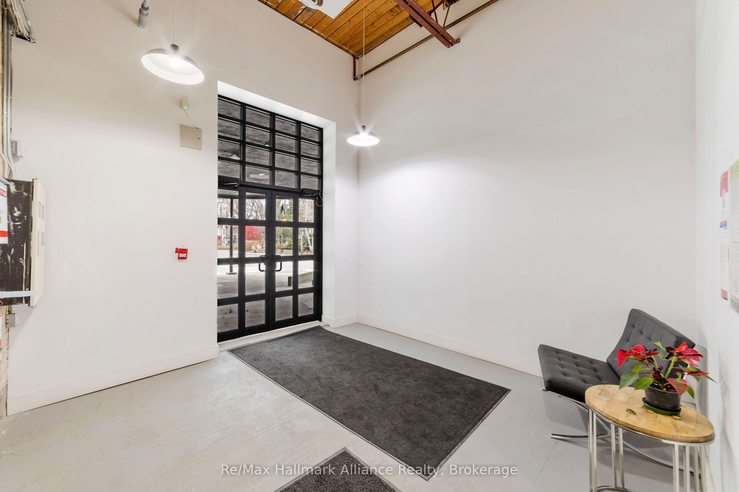 1120 Dundas Street Property Photo 4