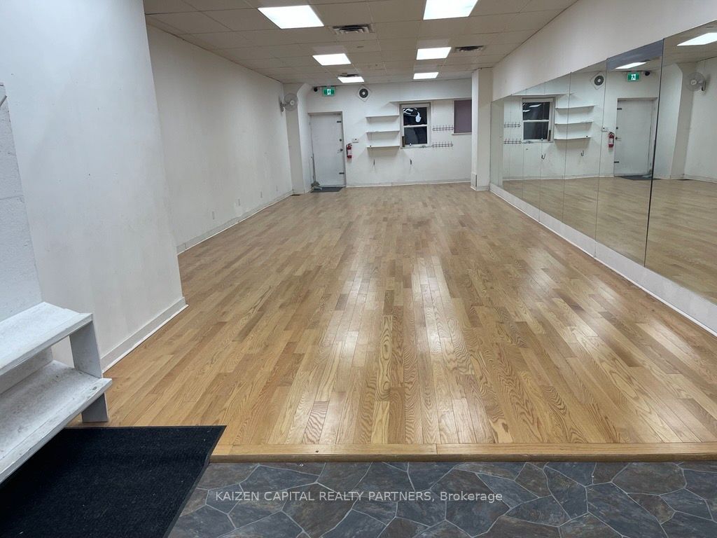 2637 Eglinton Avenue Property Photo 2