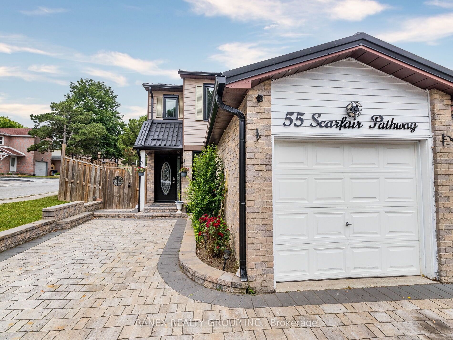 55 Scarfair Pathway Property Photo 1