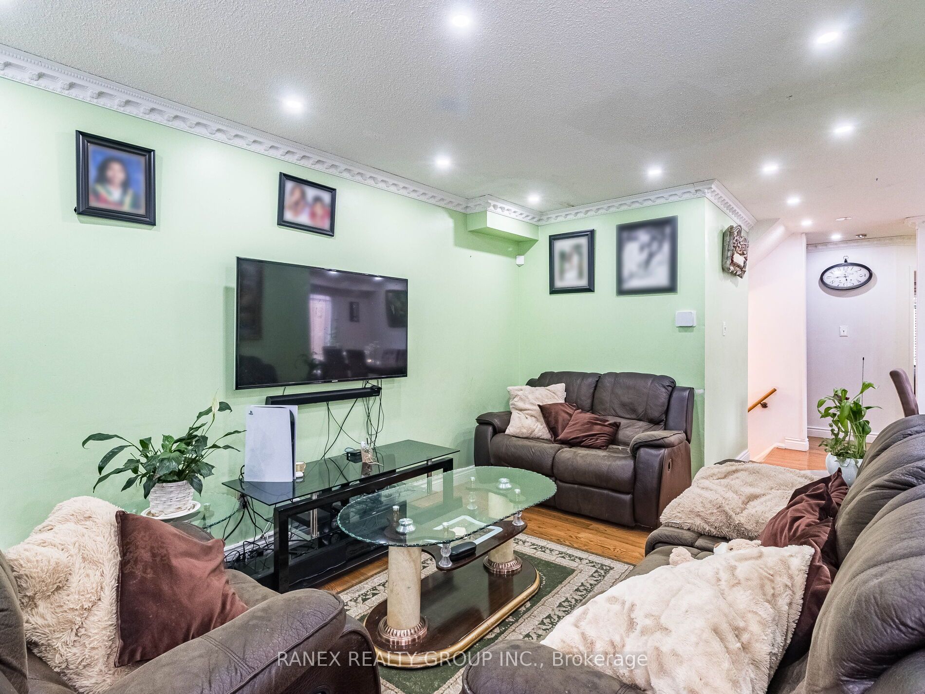 55 Scarfair Pathway Property Photo 7