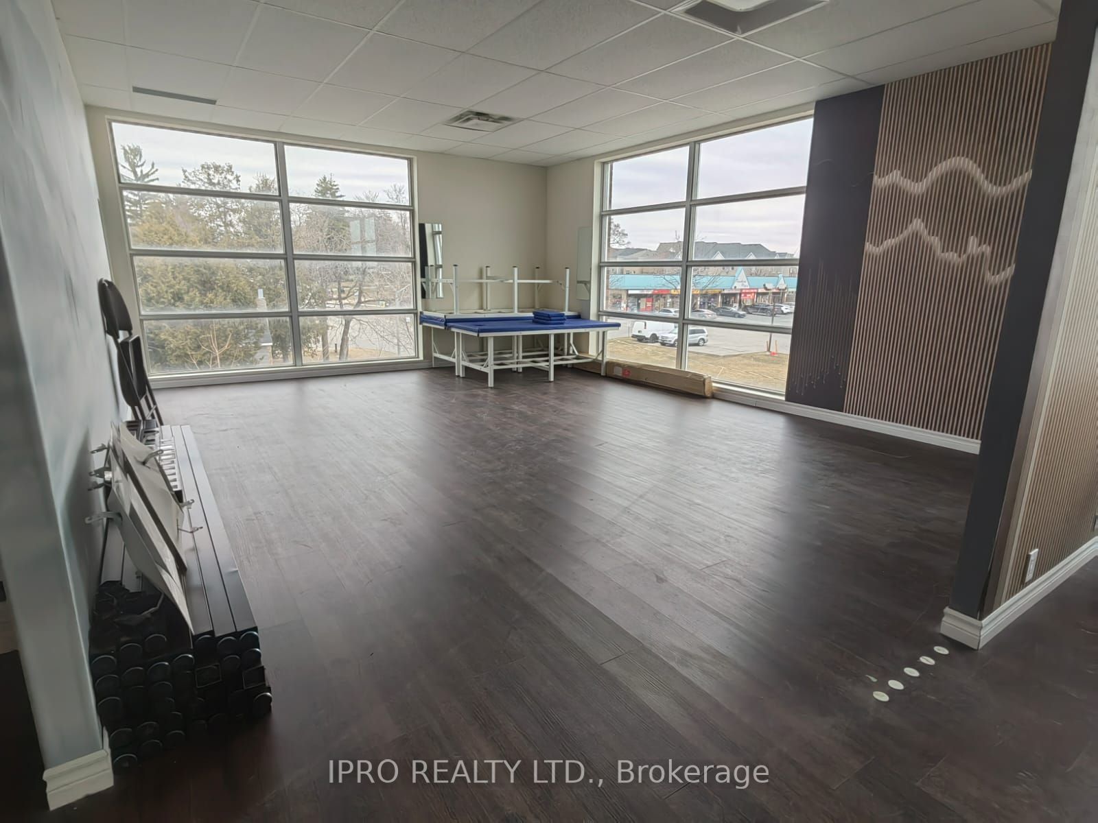 #301 - 490 Kingston Road Property Photo 4