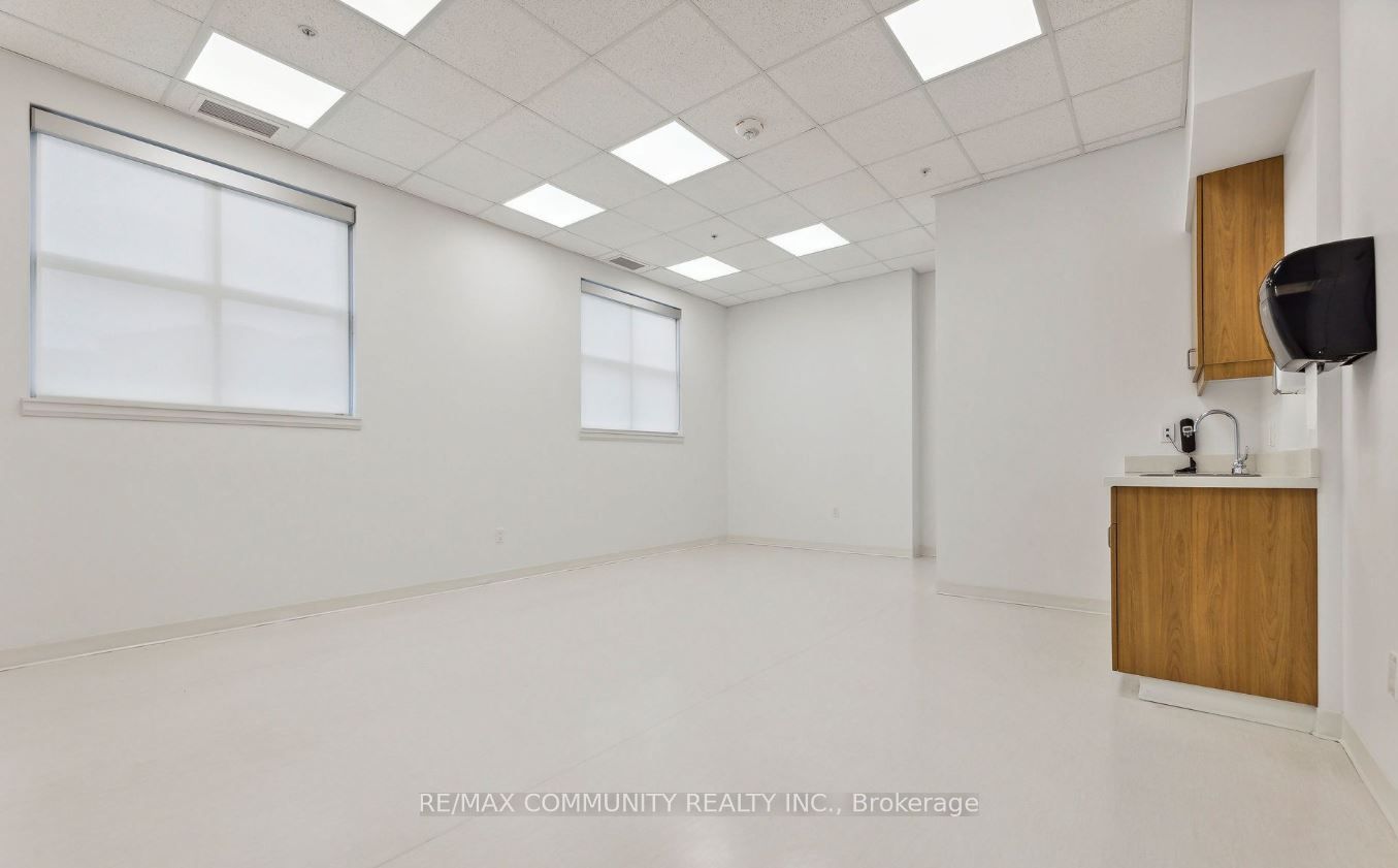 550 Bond Street Property Photo 8