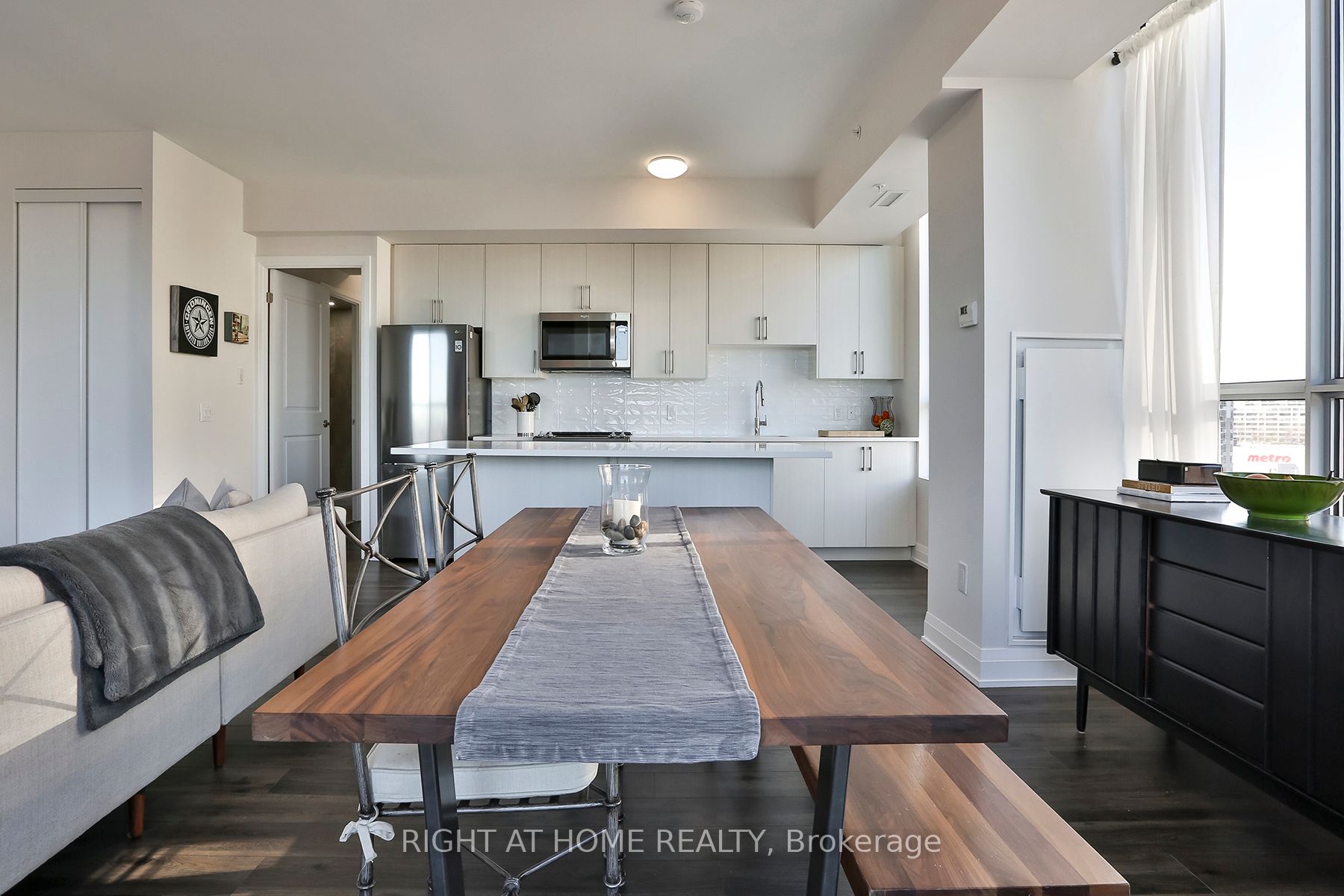 3655 Kingston Road 910 Property Photo 11