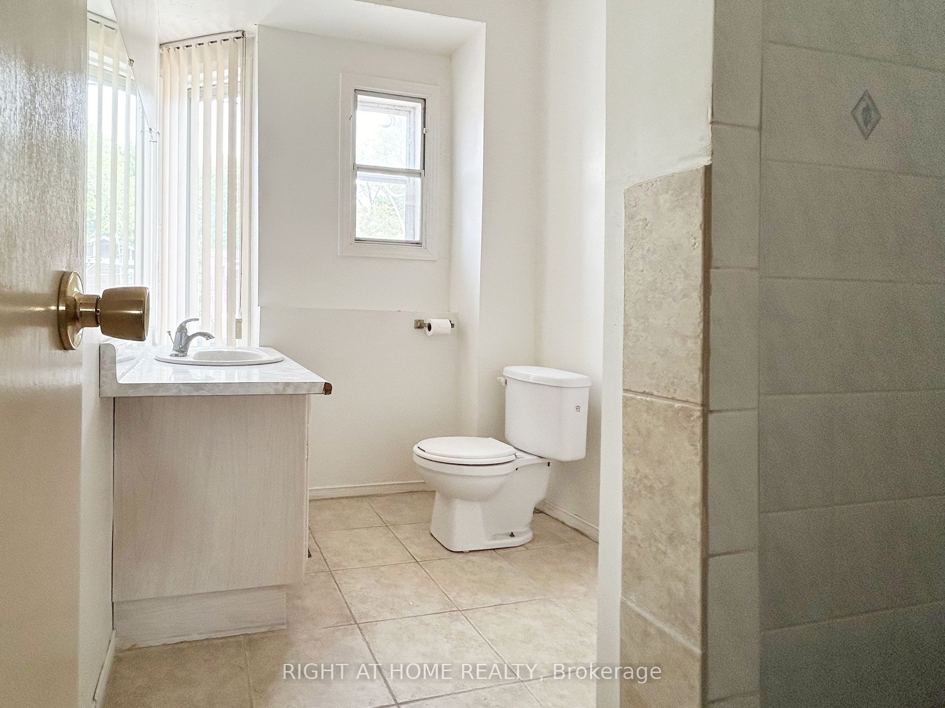 1313 Gerrard Street Property Photo 3