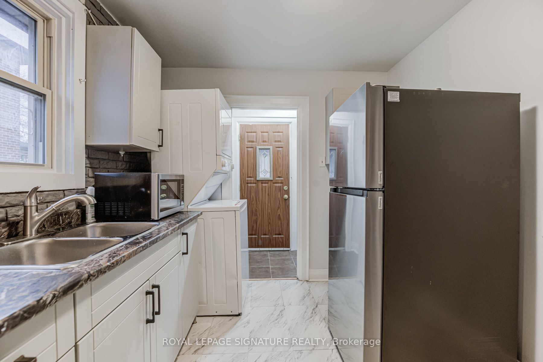290 Coronation Drive Property Photo 14