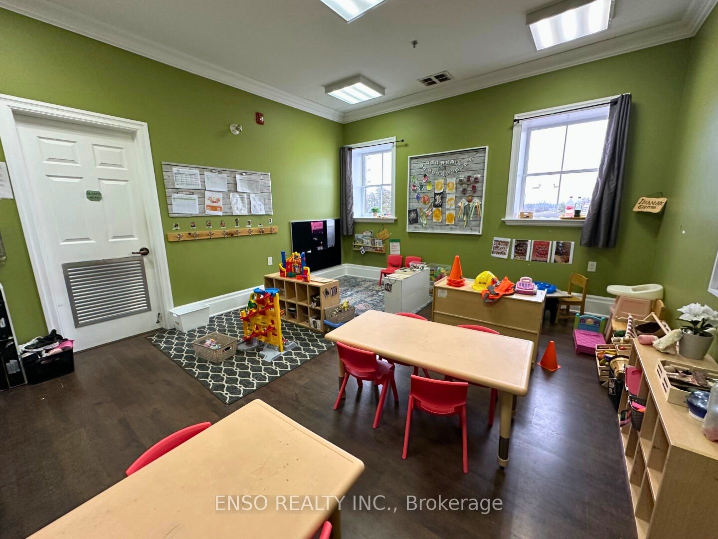 365 Kingston Road Property Photo 11
