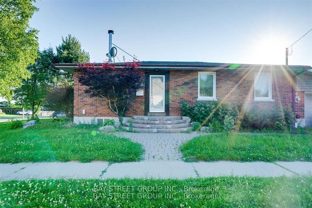 #main - 230 Elizabeth Street Property Photo 2