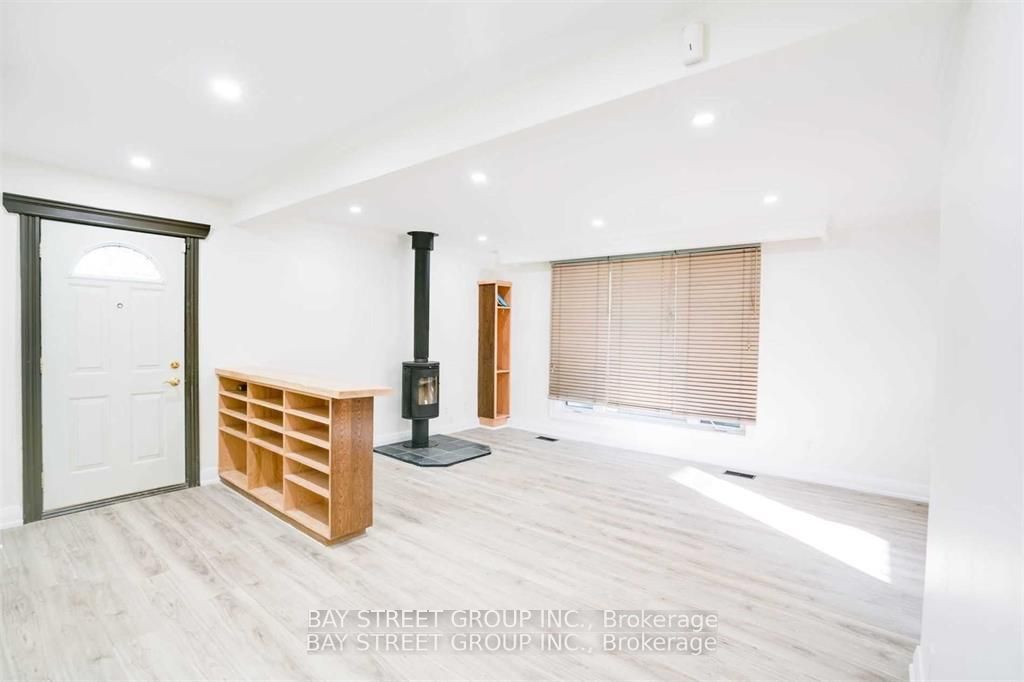 #main - 230 Elizabeth Street Property Photo 6