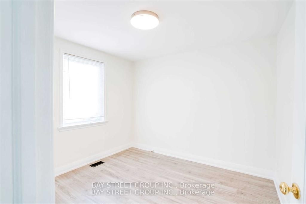 #main - 230 Elizabeth Street Property Photo 9