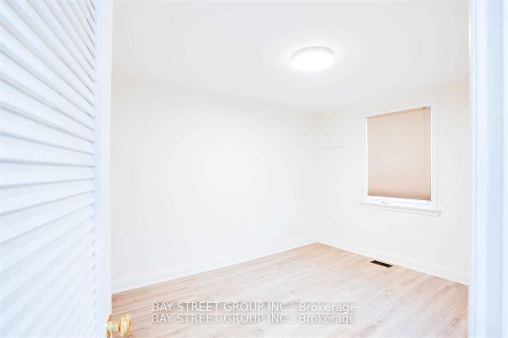 #main - 230 Elizabeth Street Property Photo 11