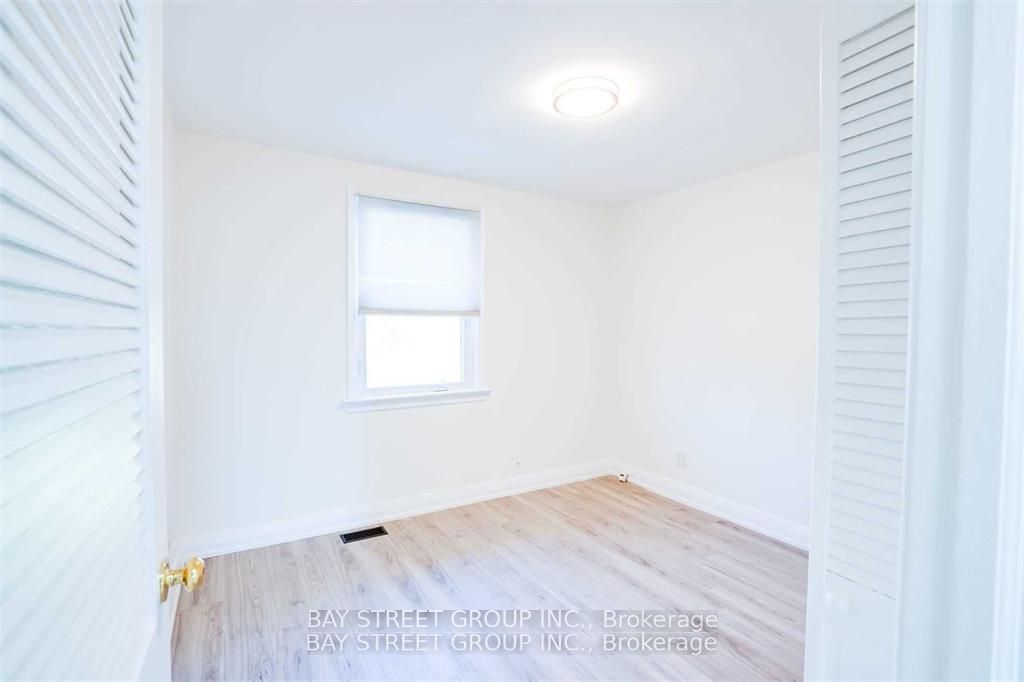 #main - 230 Elizabeth Street Property Photo 13