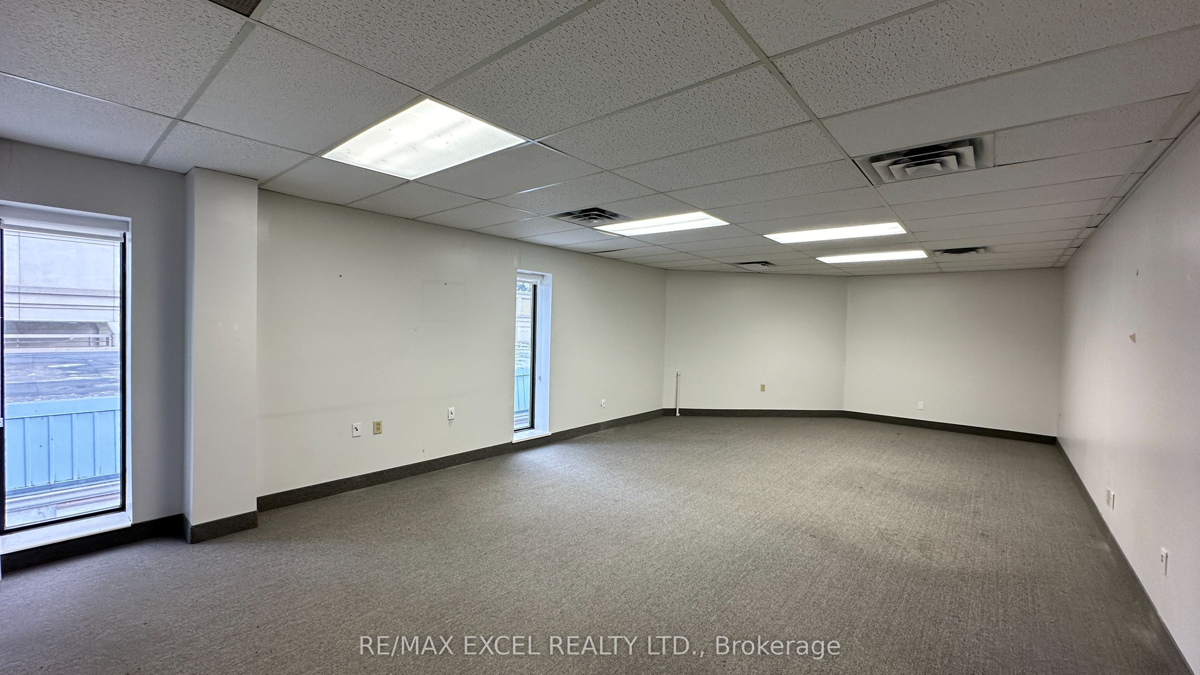 #2nd Fl - 3545 Kingston Road Property Photo 7