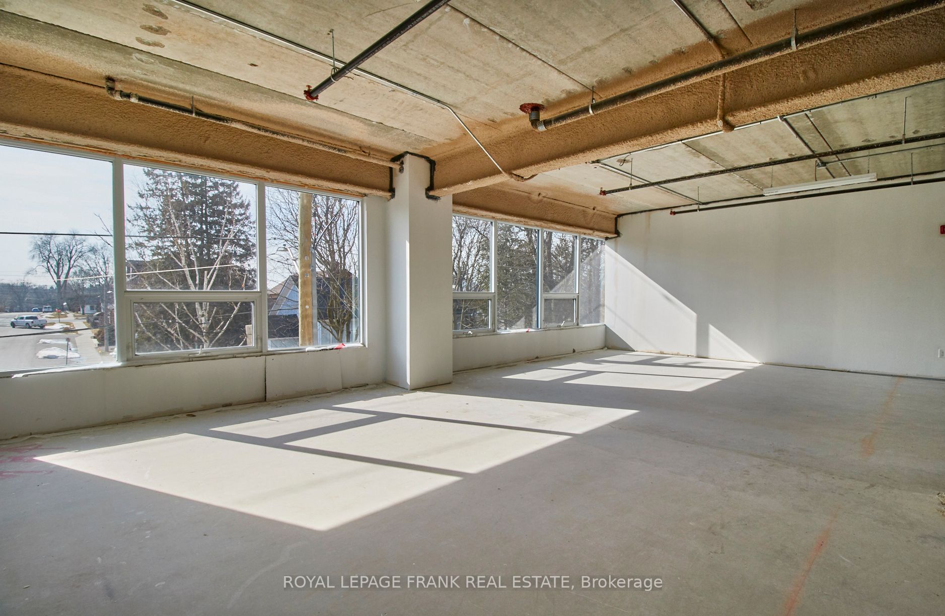#201 - 109 King Avenue Property Photo 2