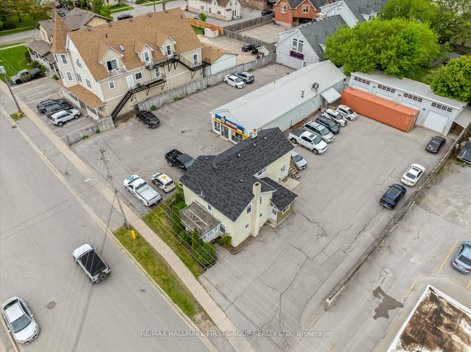 180 Mary Street Property Photo 4