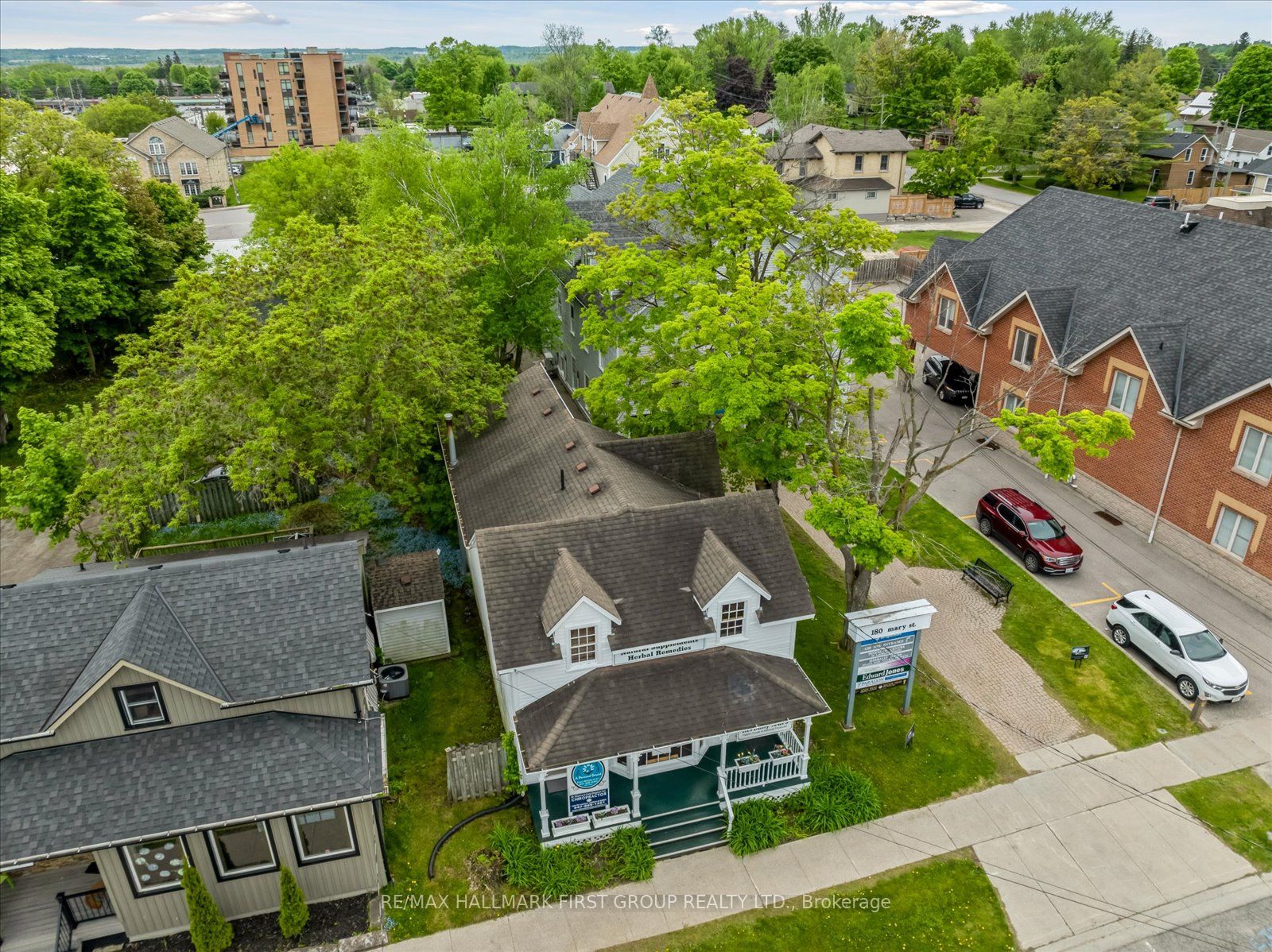 180 Mary Street Property Photo 6