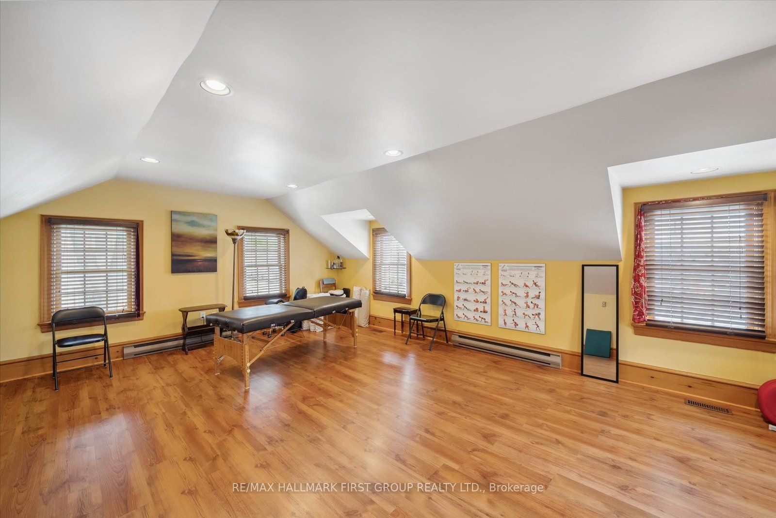 180 Mary Street Property Photo 14