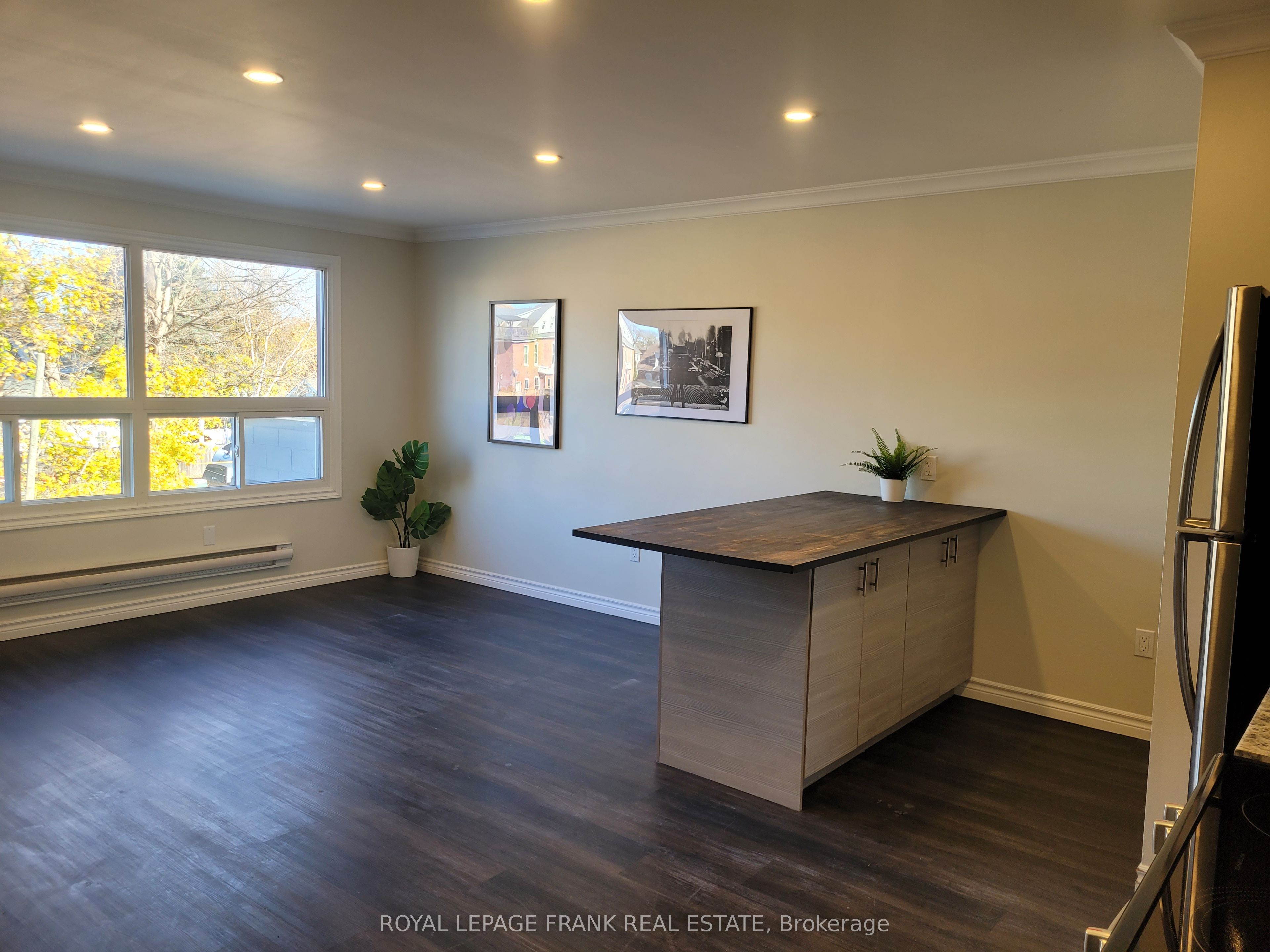 136 King Street 8 Property Photo 1