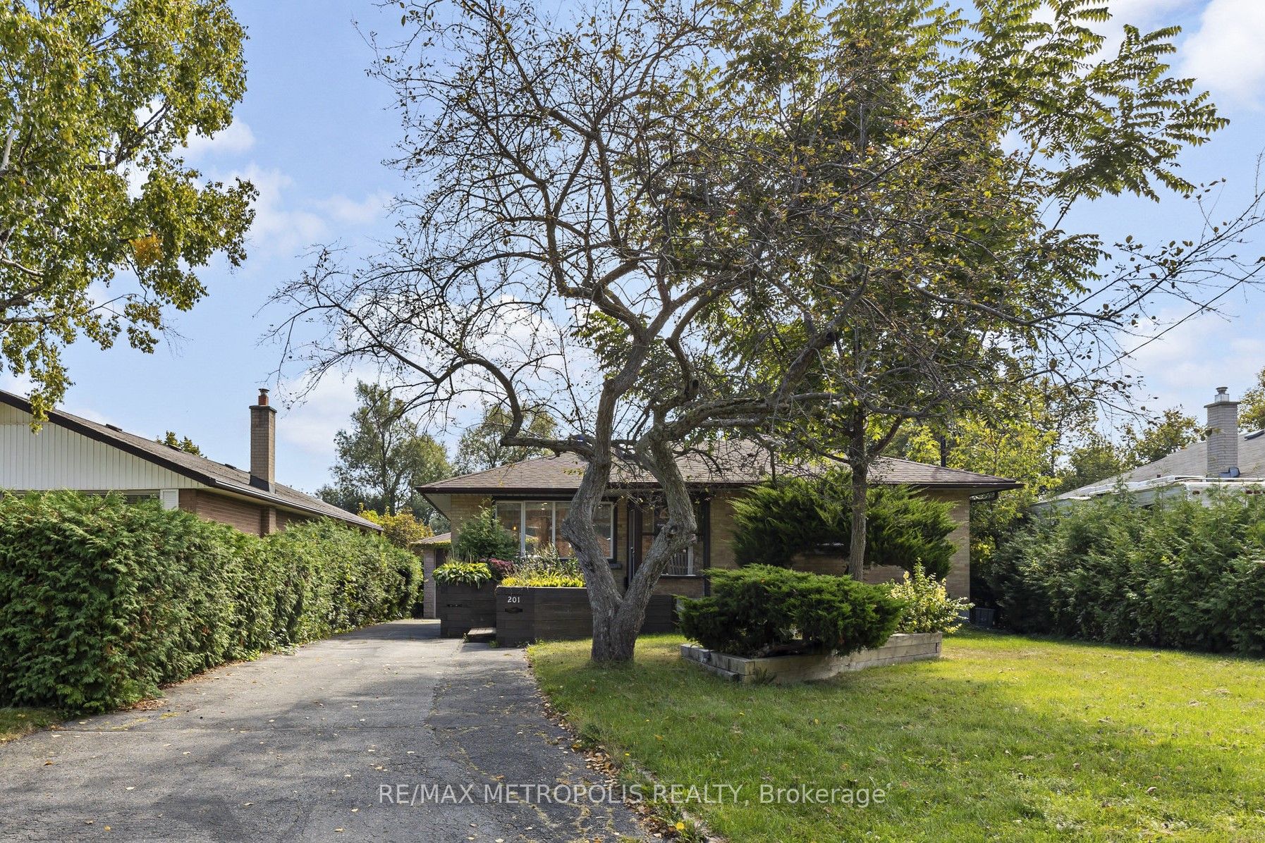 201 Southlawn Avenue Property Photo 3