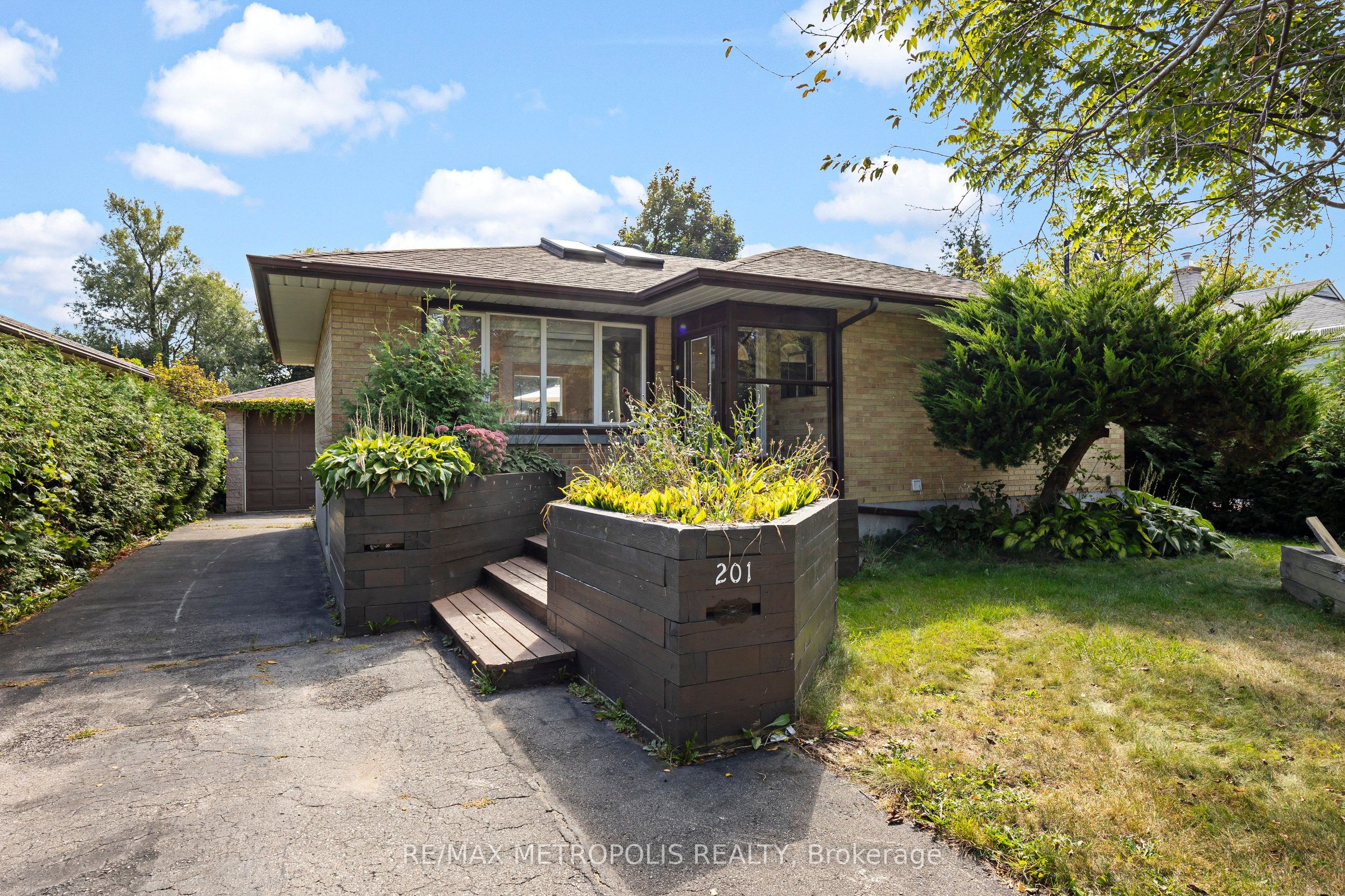 201 Southlawn Avenue Property Photo 4