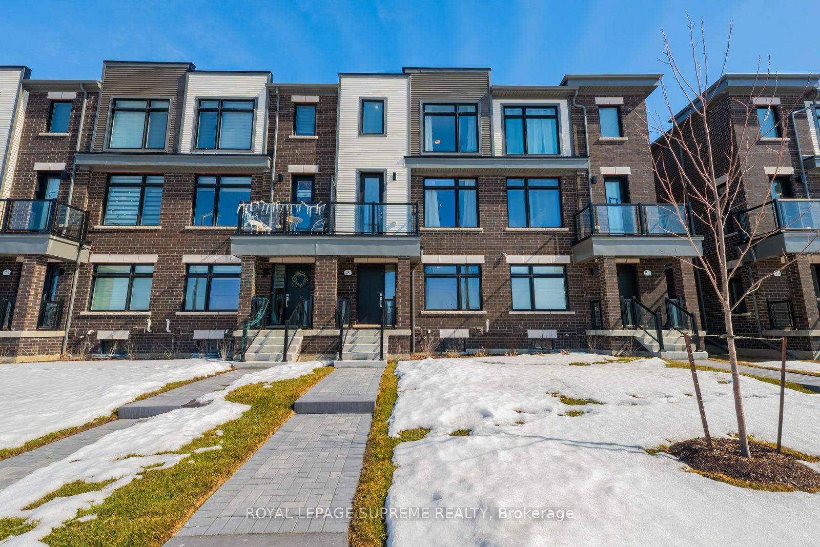49 Sorbara Way Property Photo 1