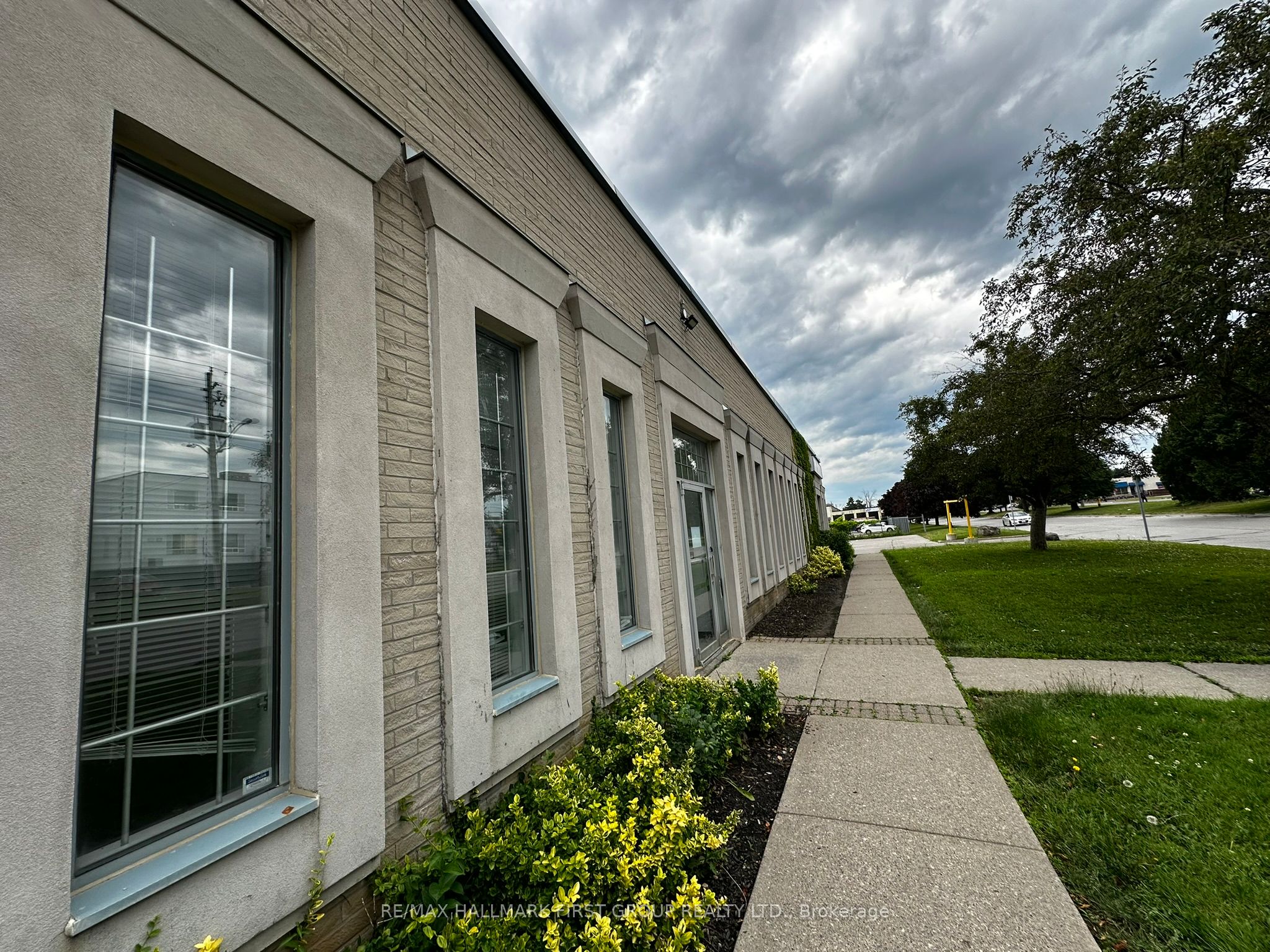 #5 - 126 Commercial Avenue Property Photo 1