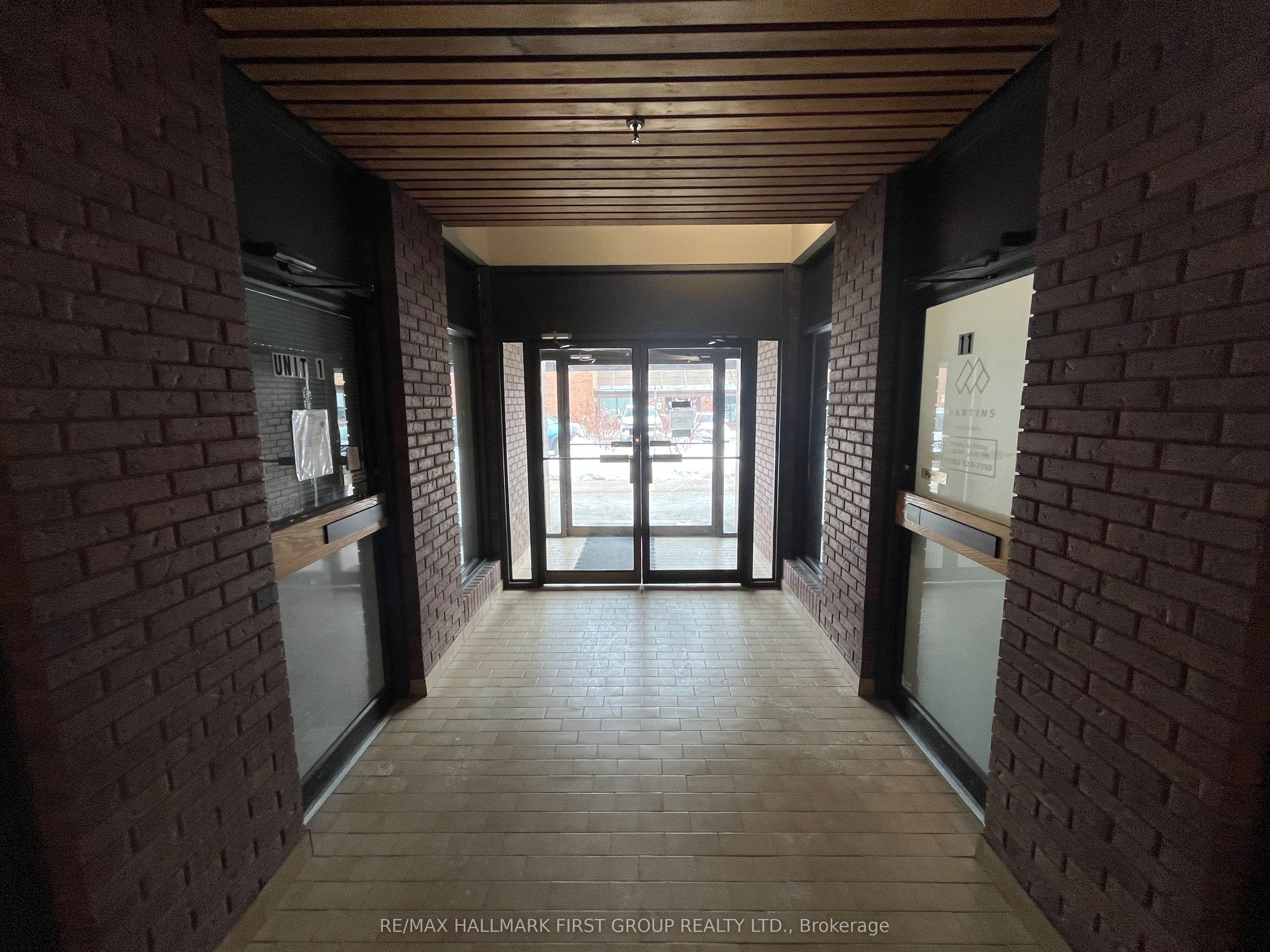 #om2#8 - 1400 Bayly Street Property Photo 2
