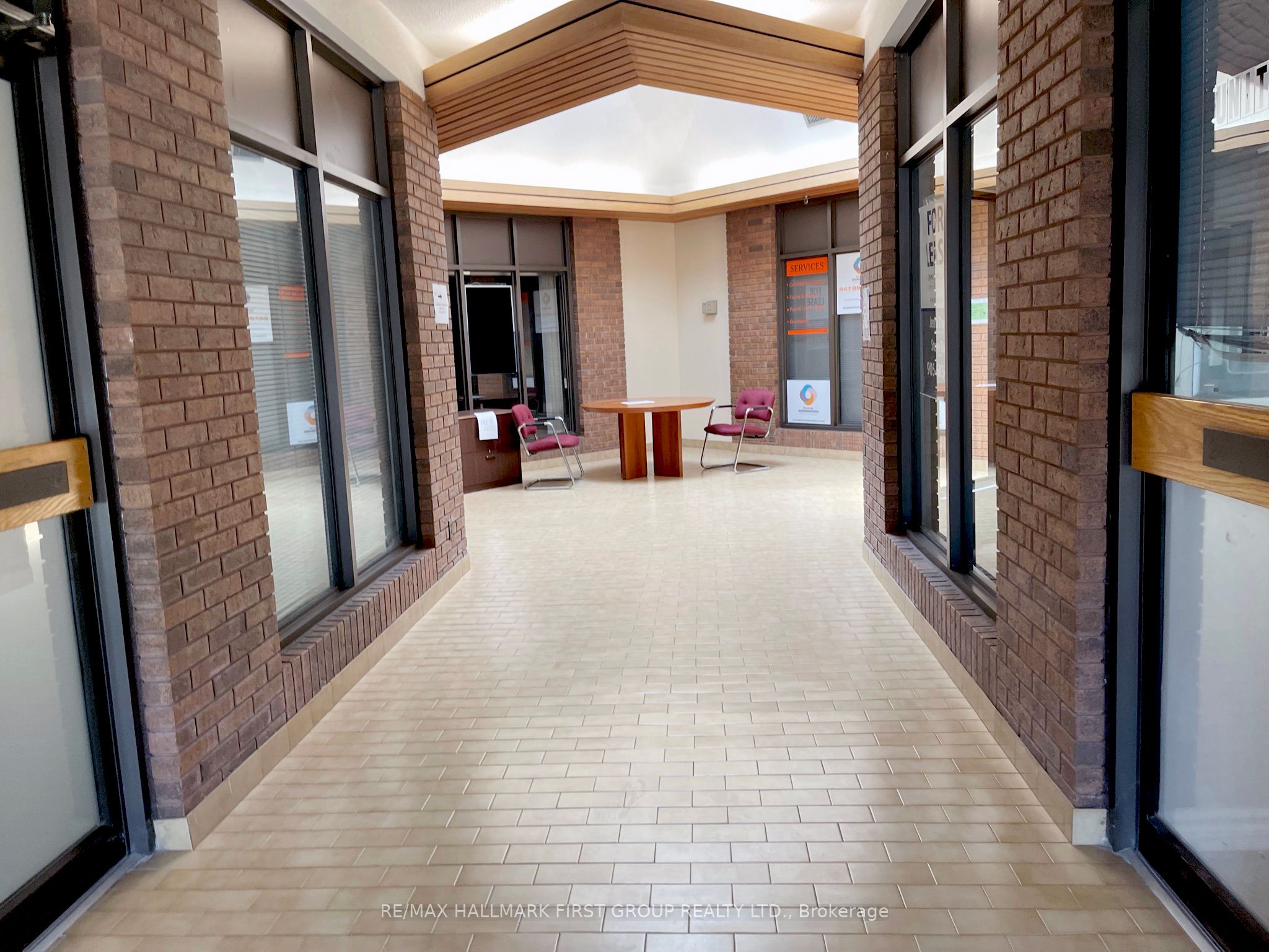 #om2#2b - 1400 Bayly Street Property Photo 3