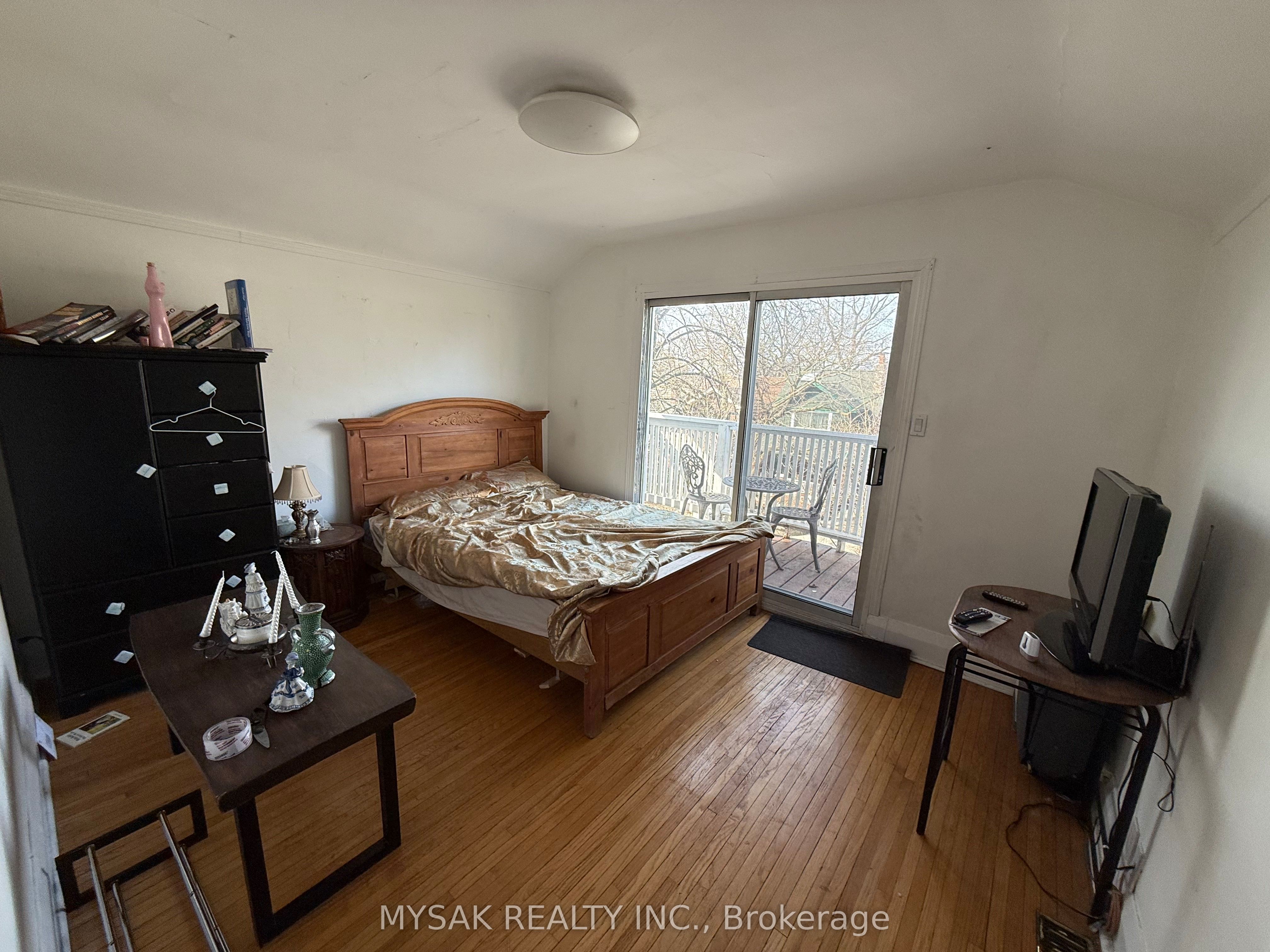 225 Gainsborough Road Property Photo 5