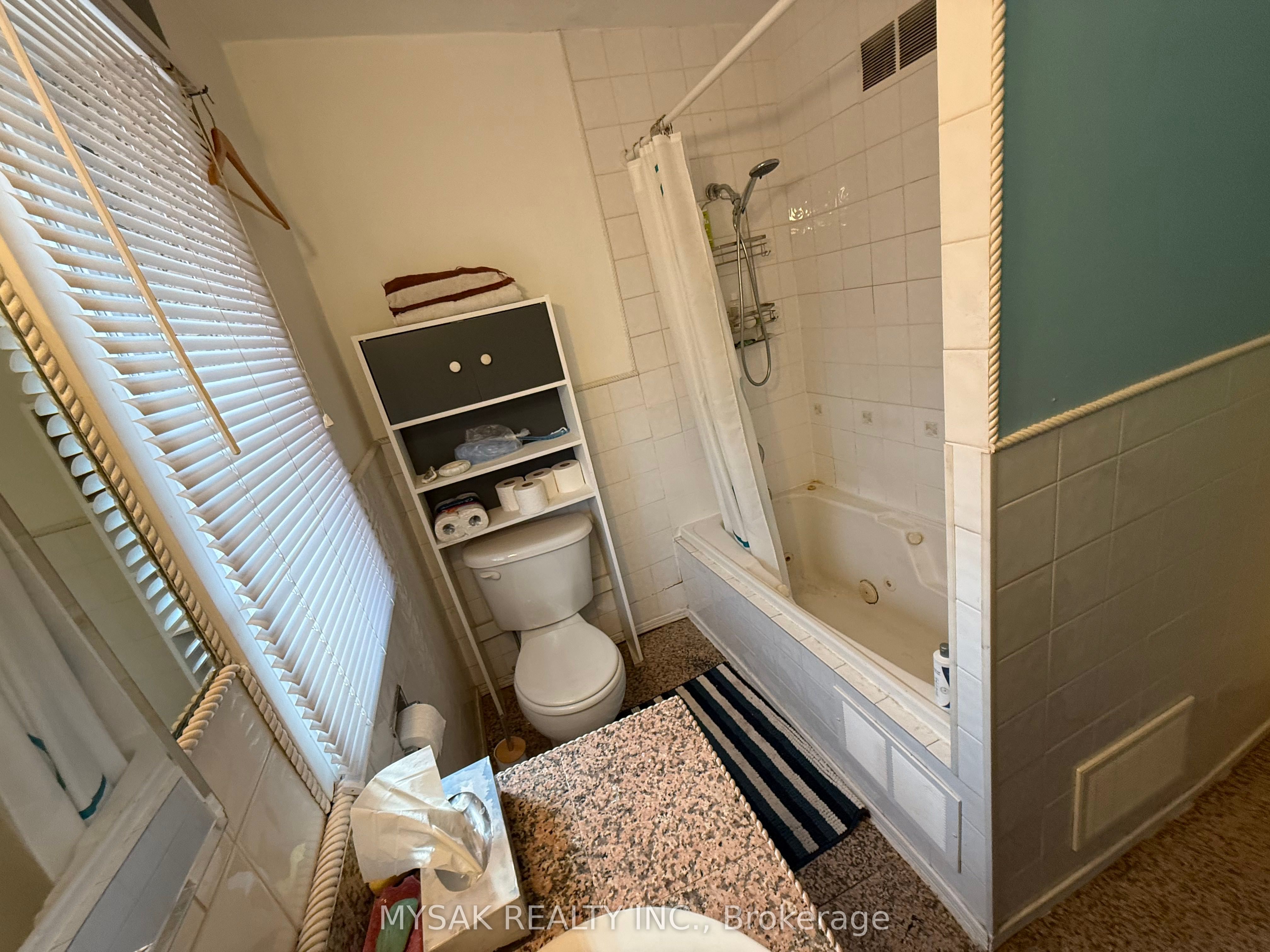 225 Gainsborough Road Property Photo 6