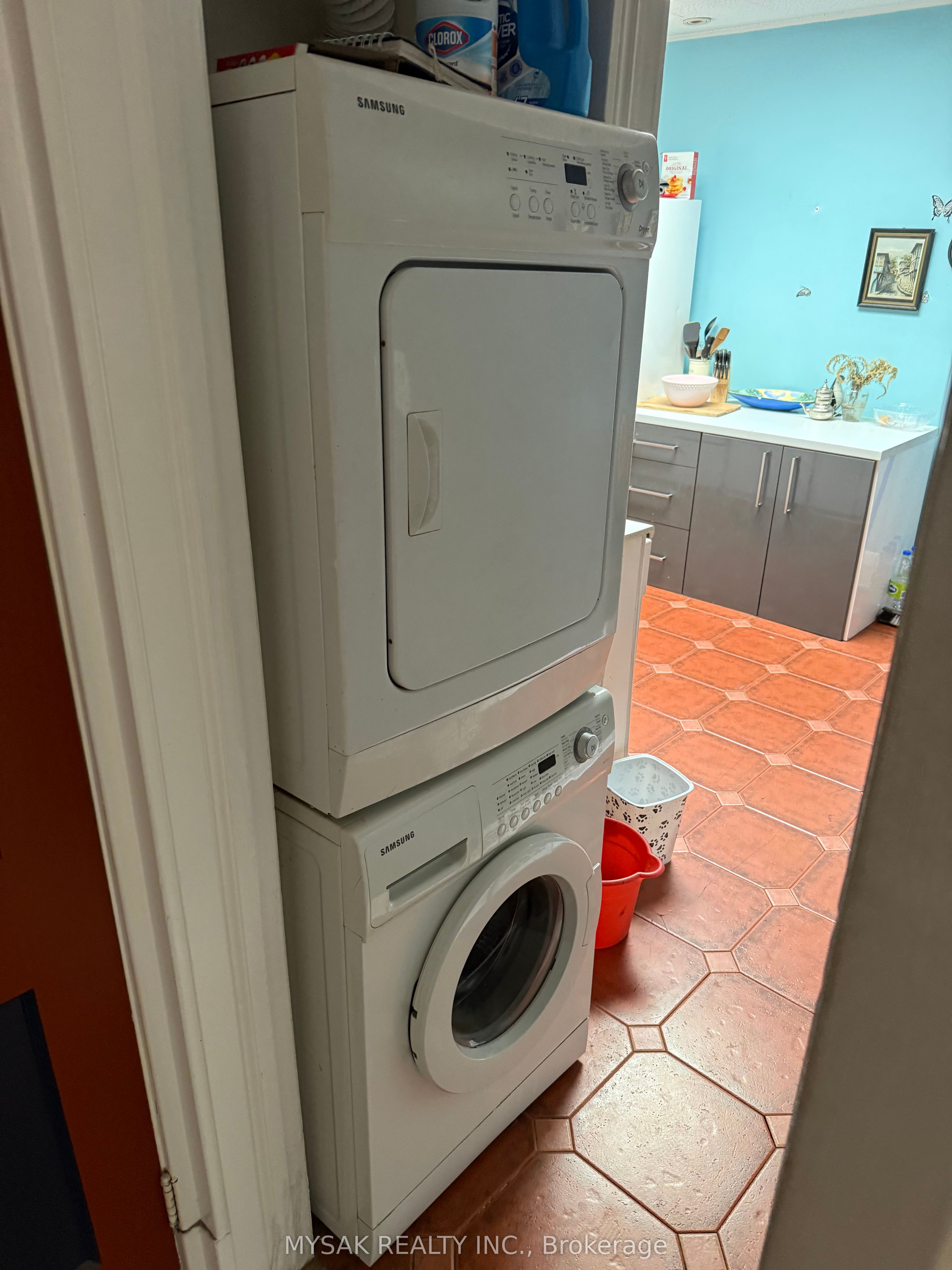225 Gainsborough Road Property Photo 7