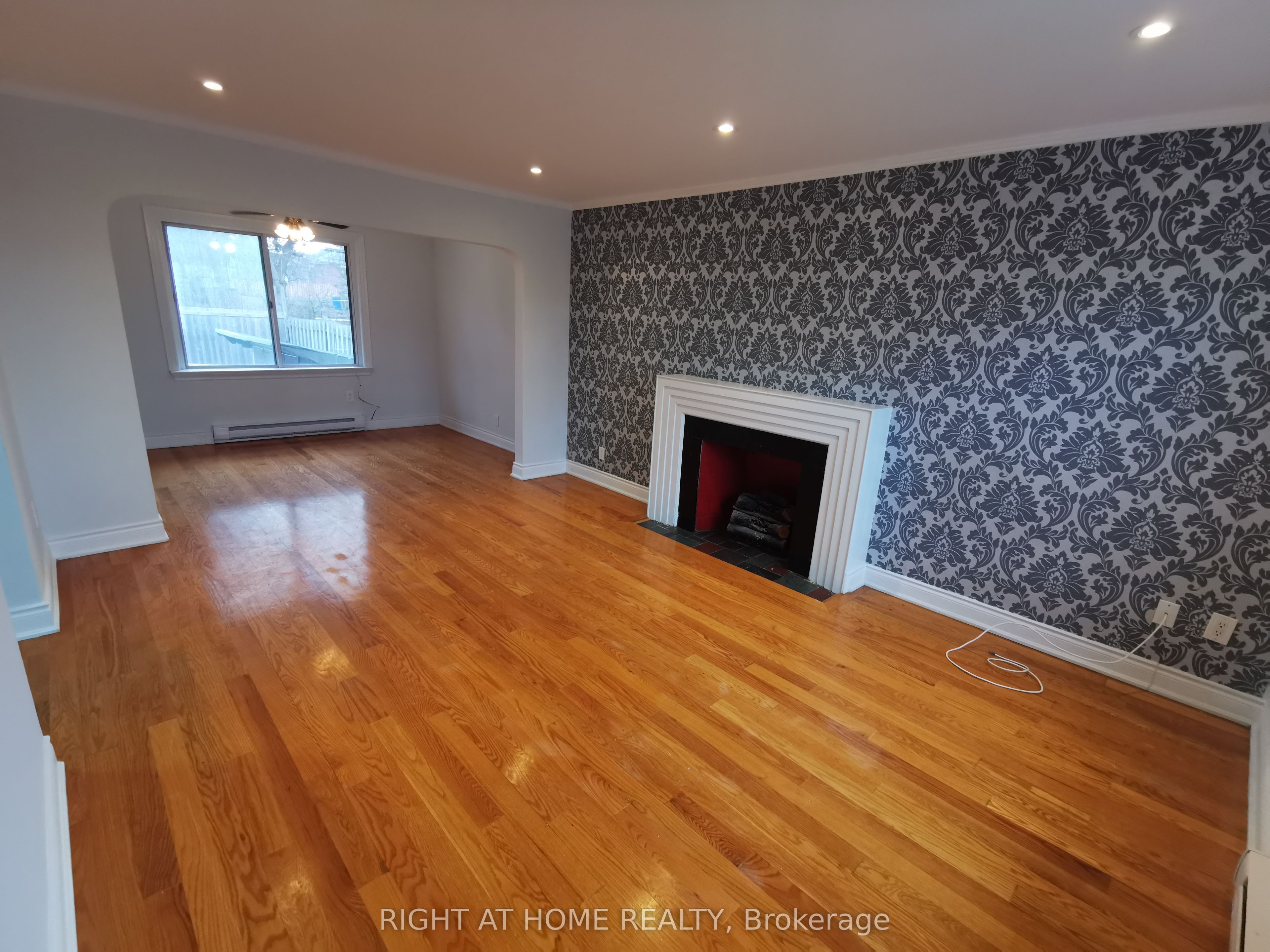 1785 Victoria Pk Avenue Property Photo 5