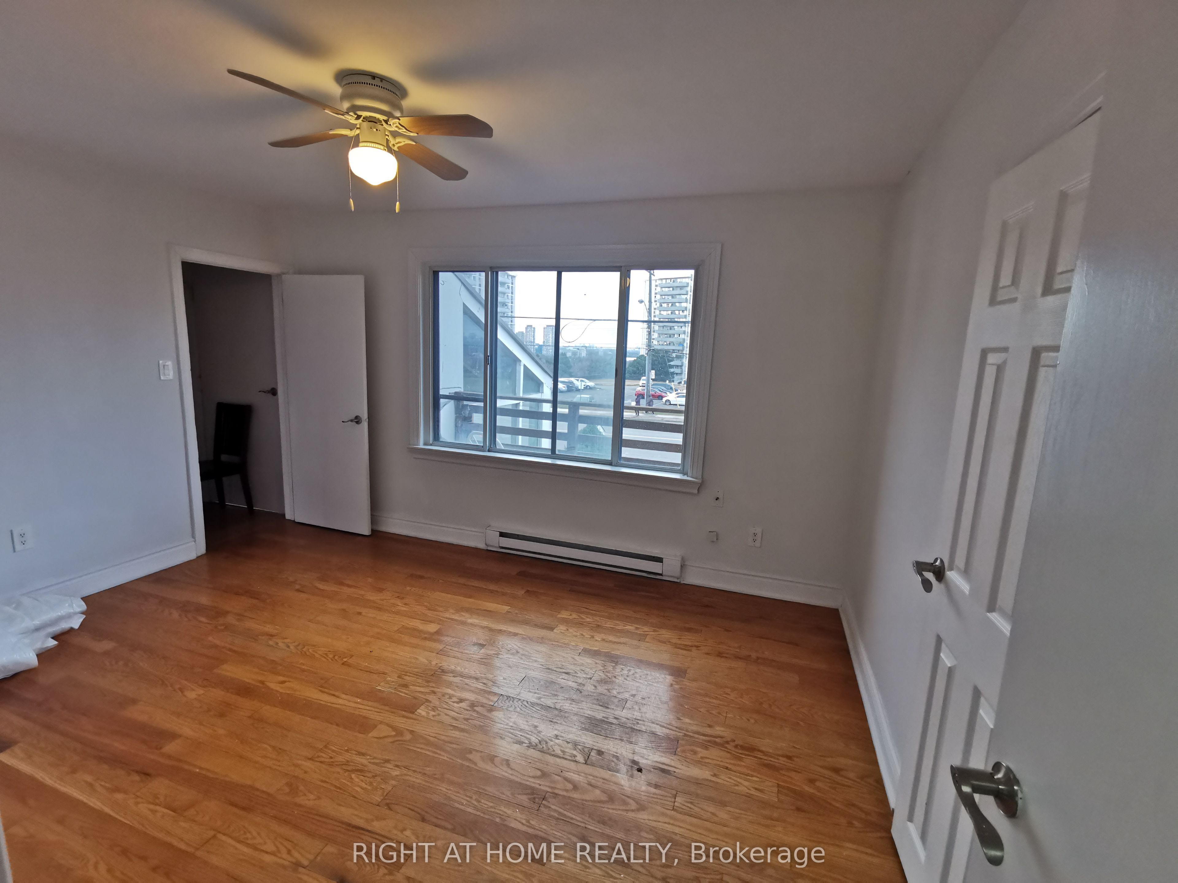 1785 Victoria Pk Avenue Property Photo 7